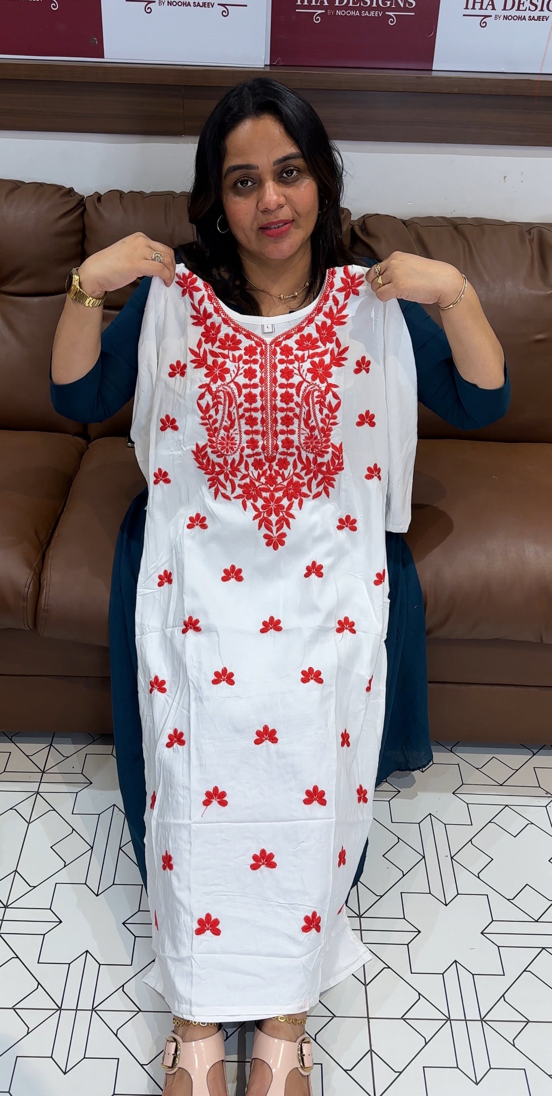 CHIKANKARI LONG TOPS - IHA 27961