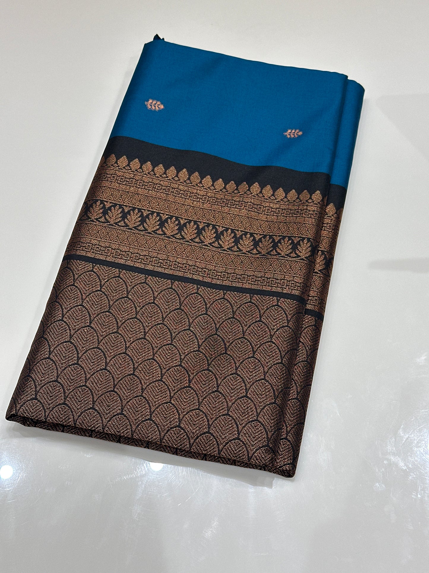 OFFER SALES SAREES - IHA 27172