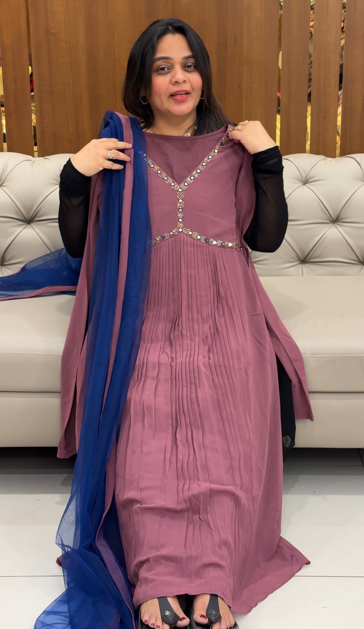 IHA'S IN-HOUSE ALIYA CUT TOP - IHA 28398