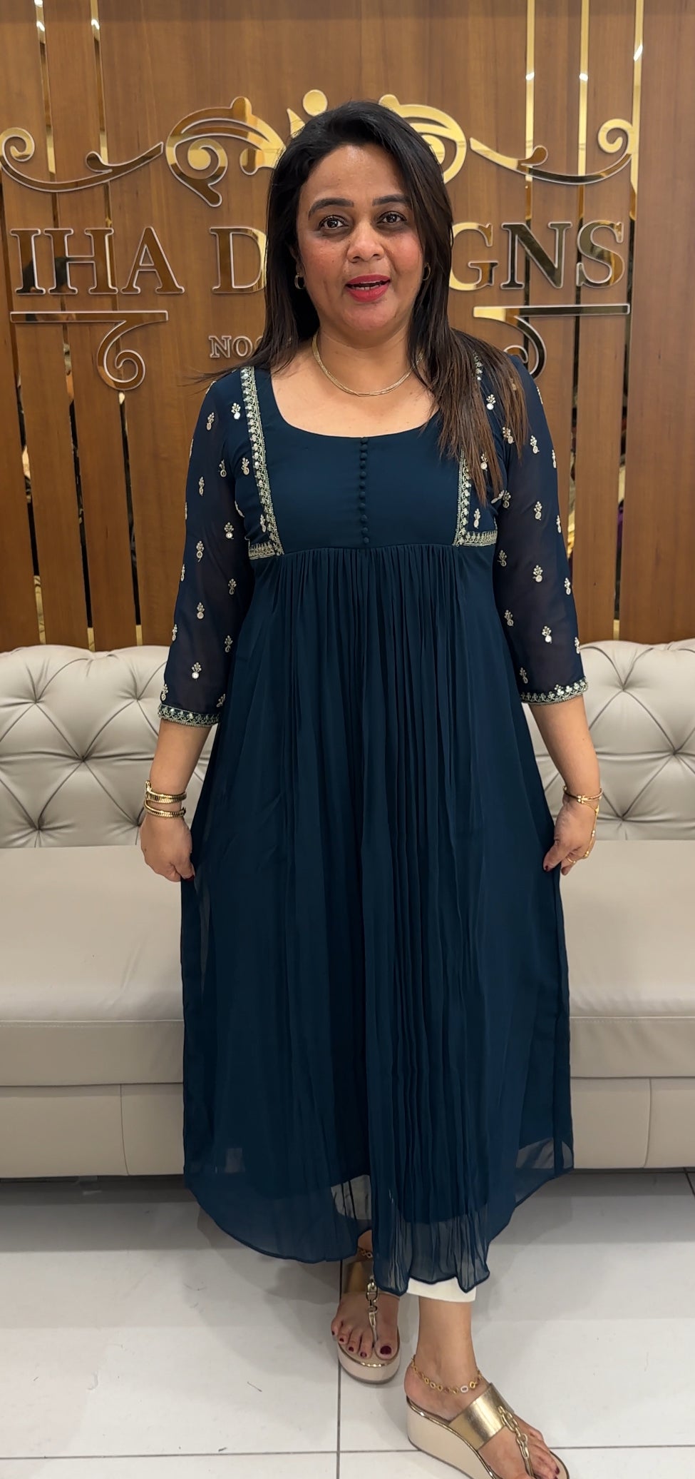 IHA'S IN-HOUSE DESIGNER ALINE TOPS - IHA 25781