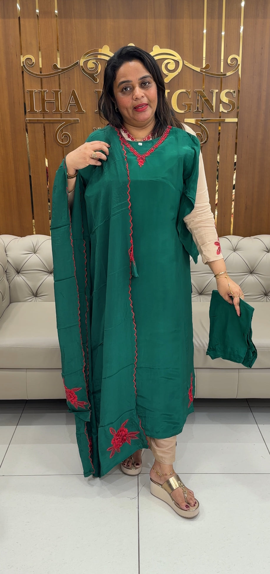 CRAPE SILK SLITTED TOP,BOTTOM AND DUPATTA - IHA 25750