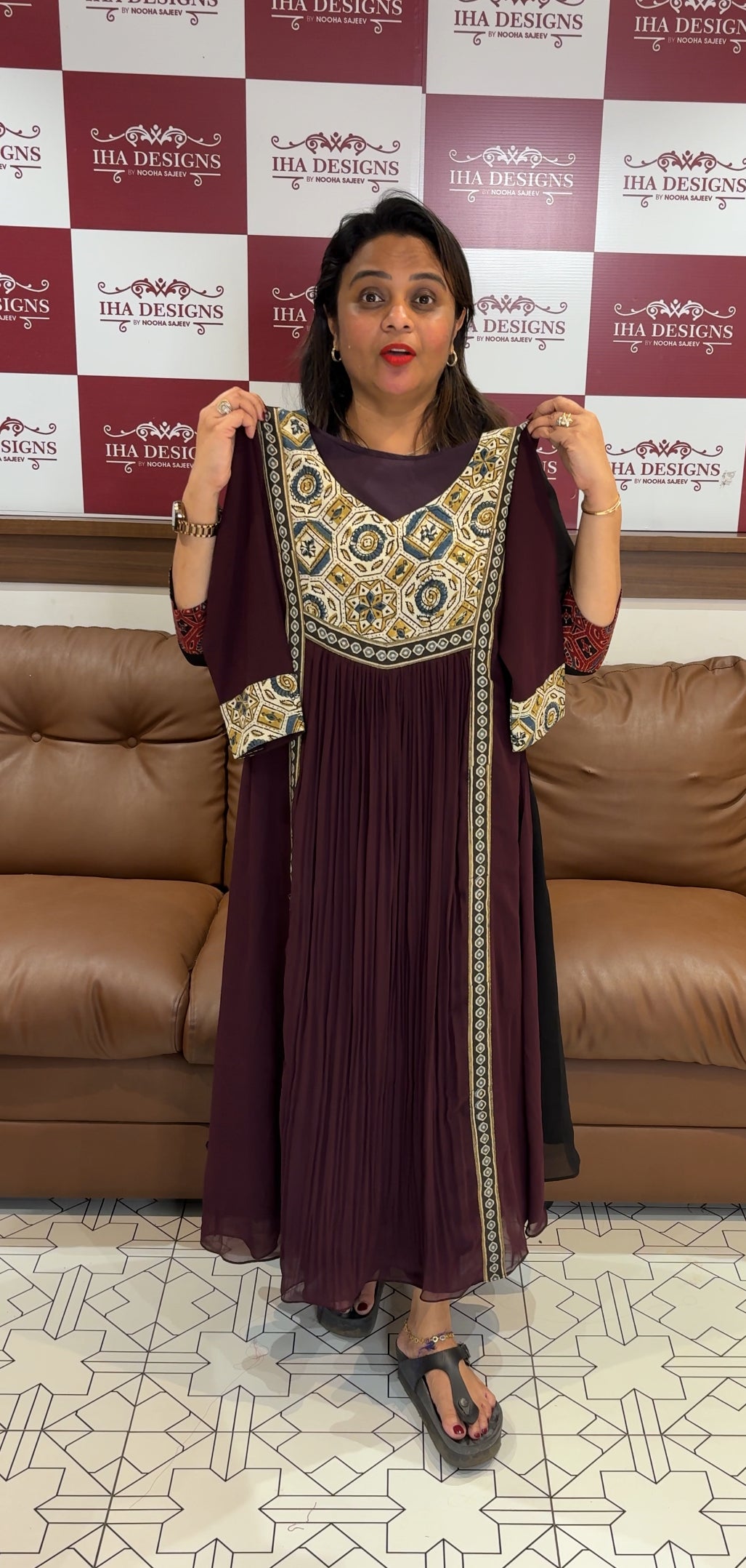 IHA'S IN-HOUSE GEORGETTE ALINE TOPS - IHA 25474