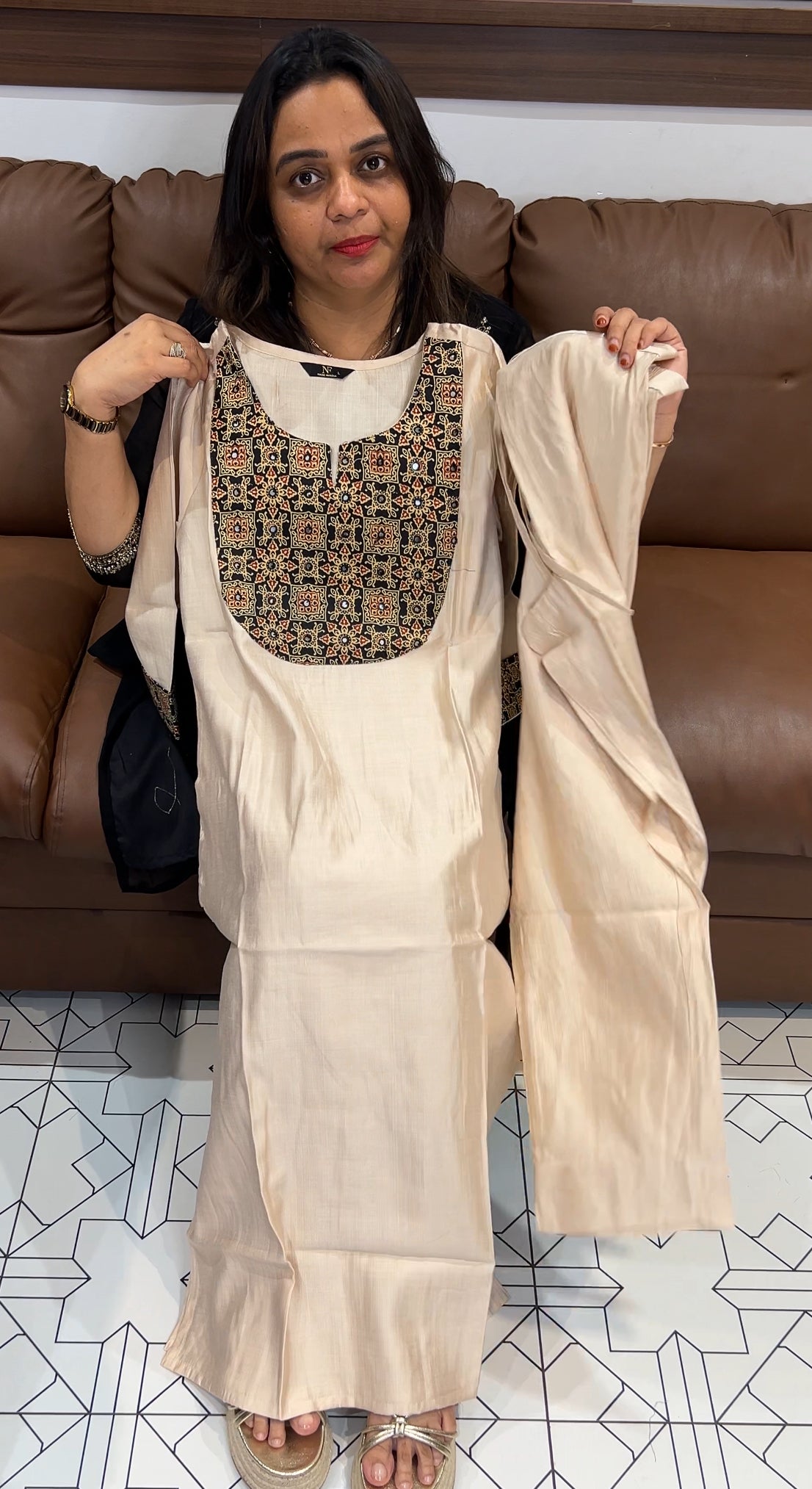 SEMI RAW SILK TOP AND BOTTOM - IHA 22744