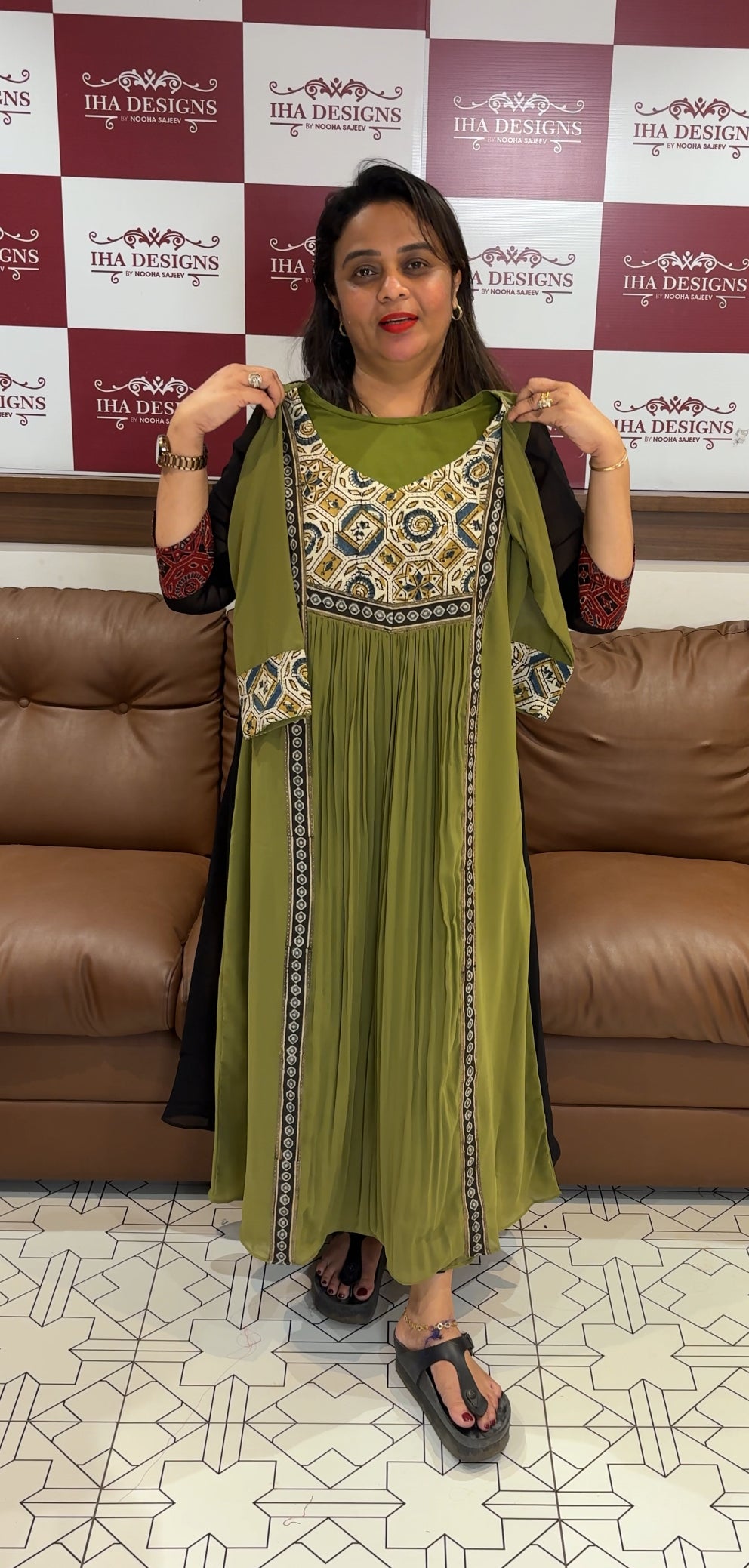 IHA'S IN-HOUSE GEORGETTE ALINE TOPS - IHA 25474