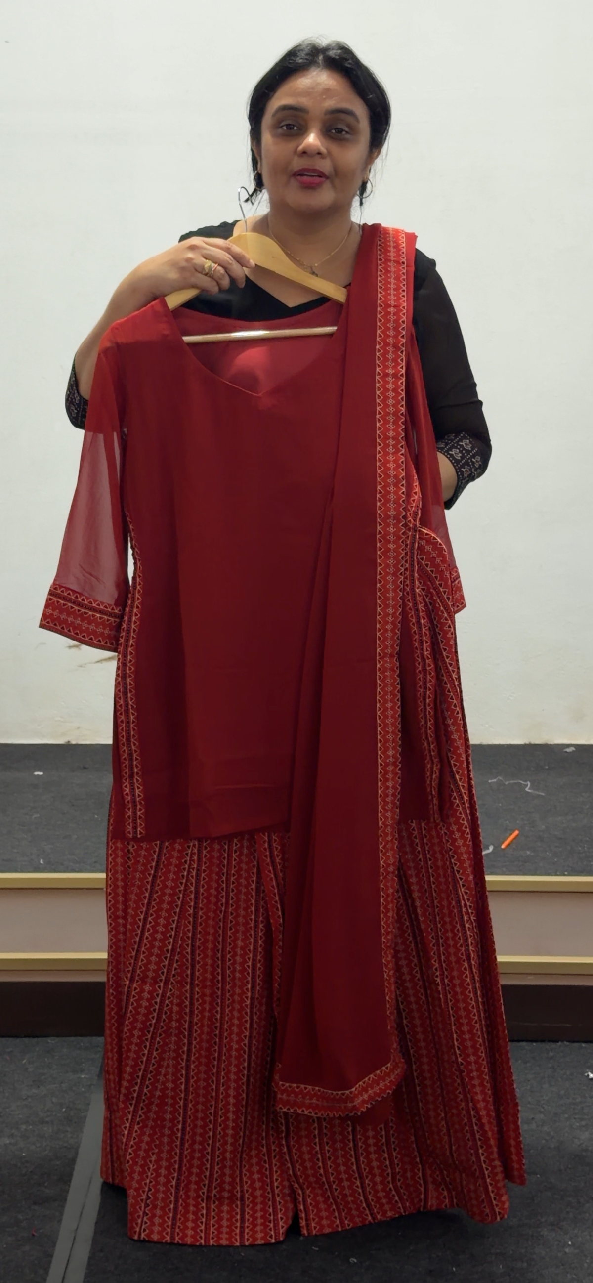 IHA'S IN-HOUSE SHORT TOP , BOTTOM AND DUPATTA - IHA 36048
