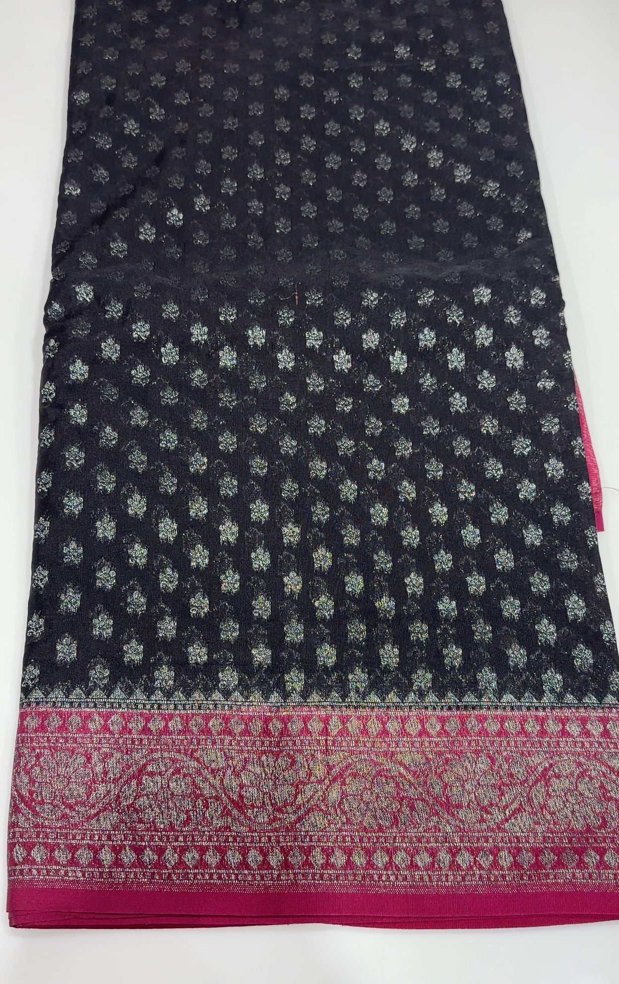 SEMI BANARASI SAREES - IHA 25468