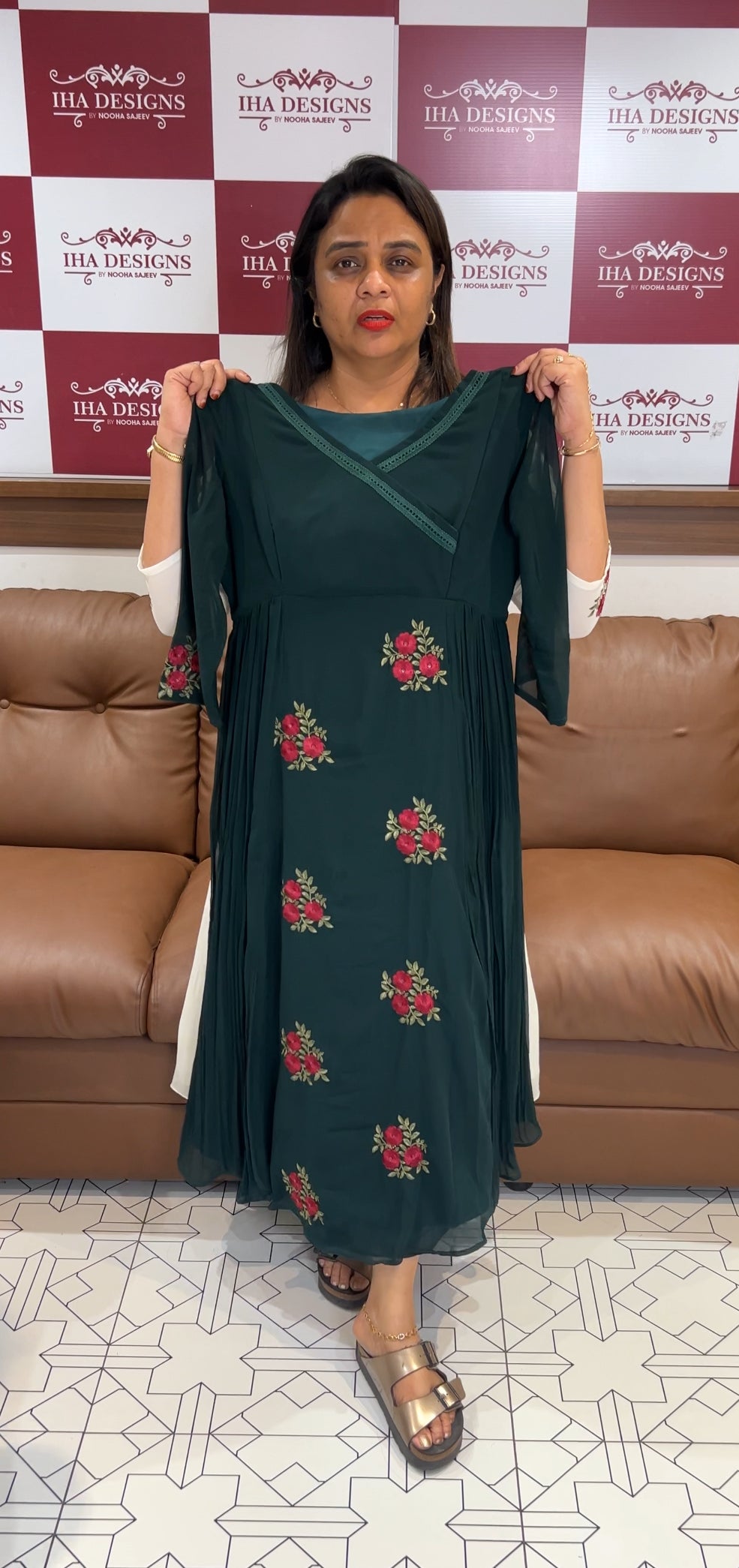 IHA'S IN-HOUSE DESIGNER ALINE TOPS - IHA 24564