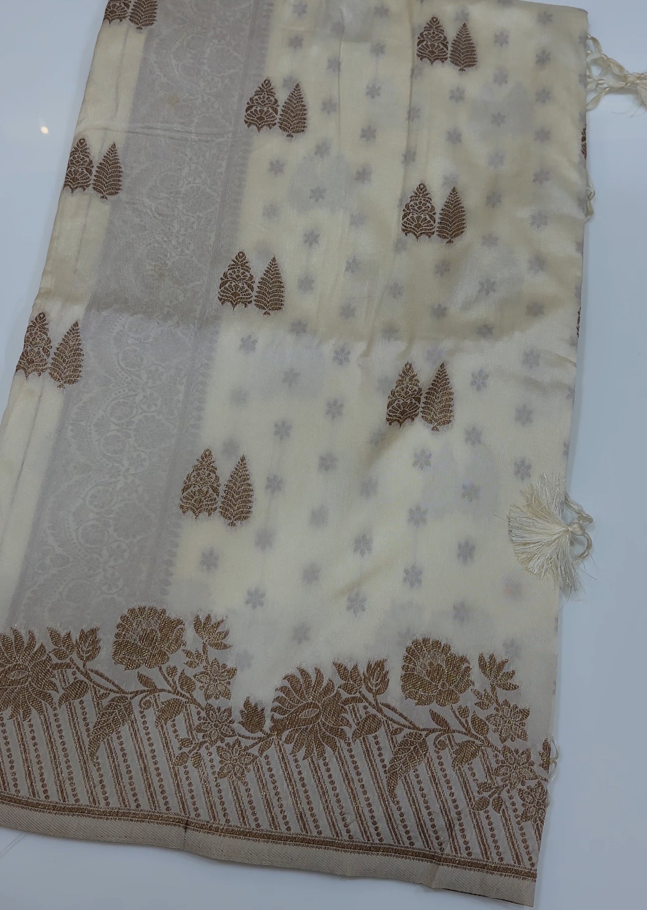 SEMI RAW MANGO SILK SAREES - IHA 21572