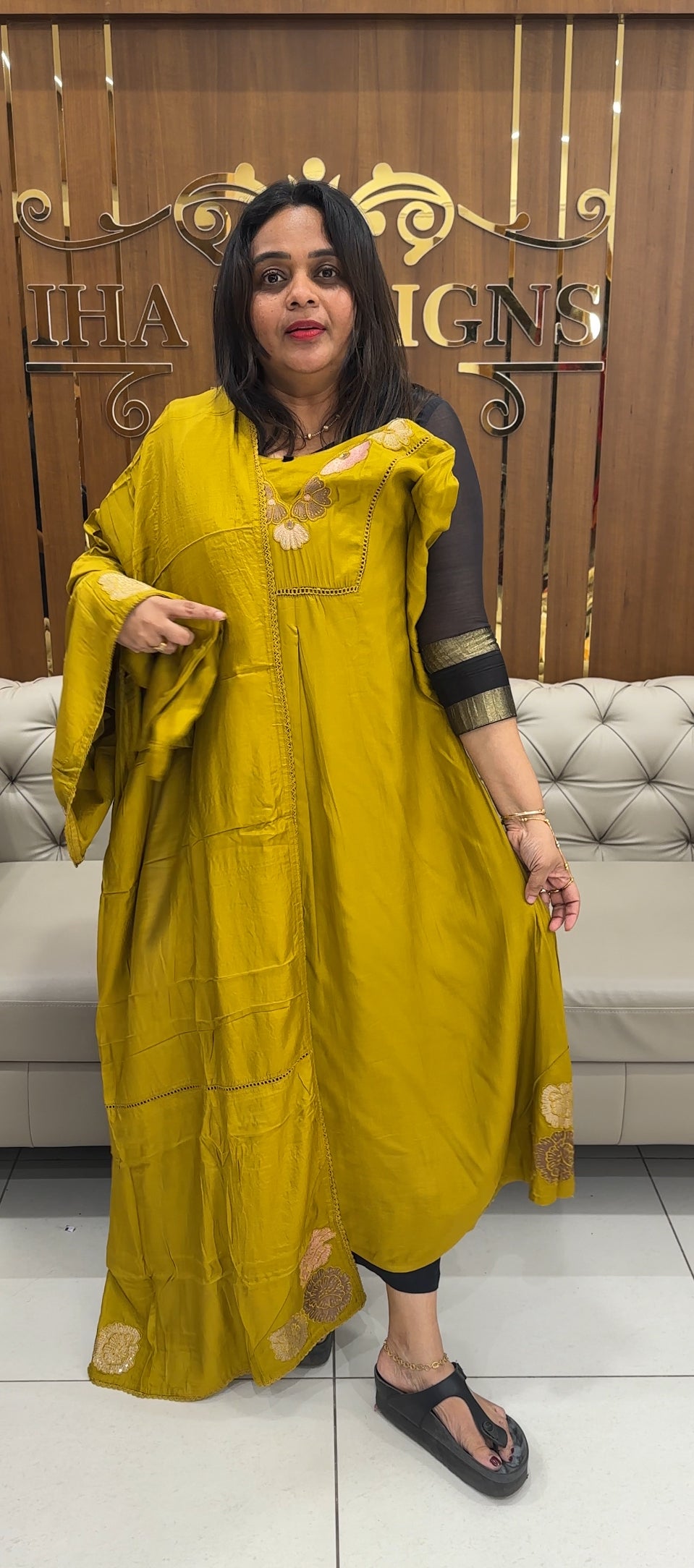 MUSLIN SILK SLITTED TOP ,BOTTOM AND DUPATTA - IHA 26356