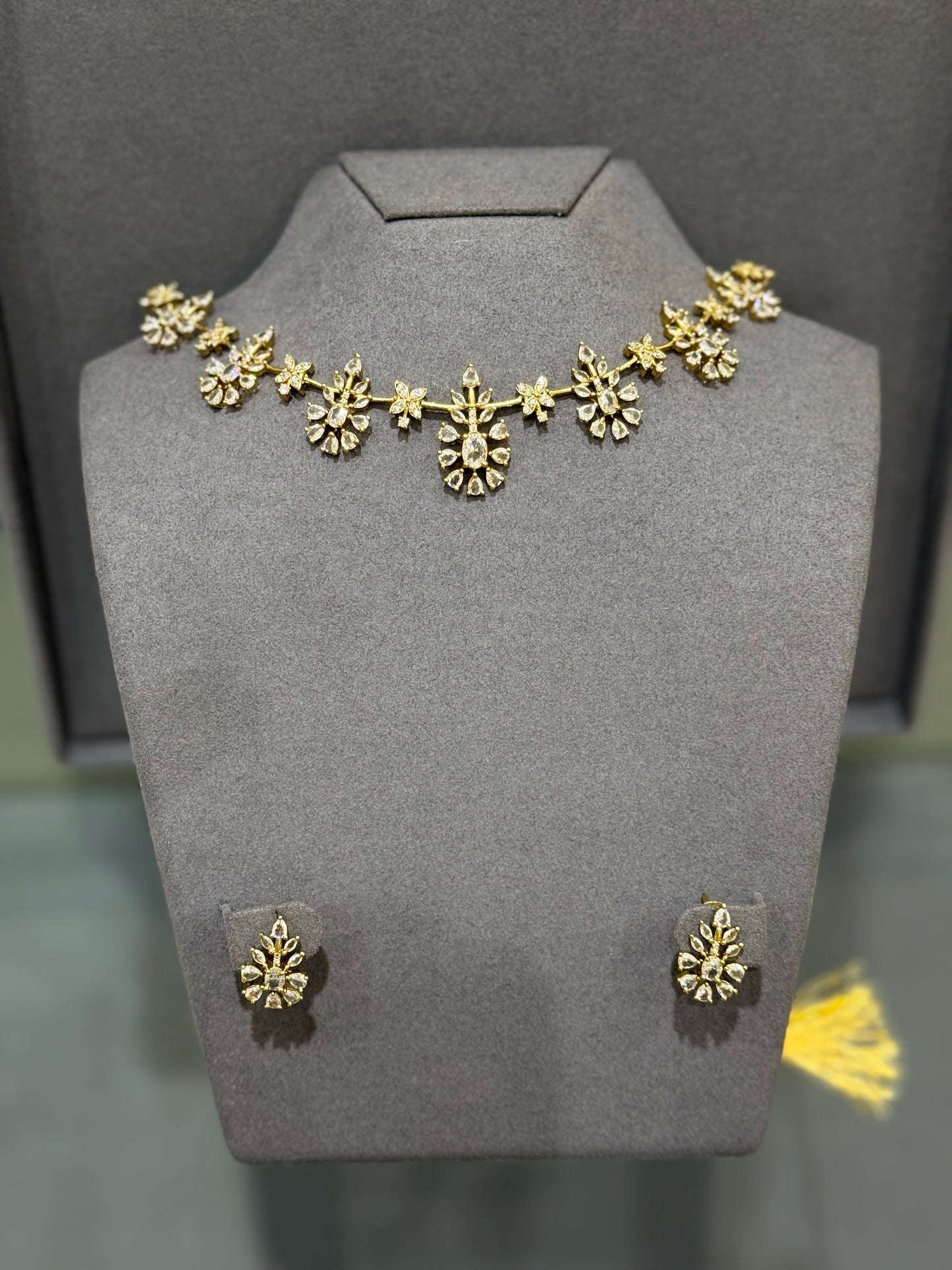 DESIGNER NECKLACE SETS - IHA 26304