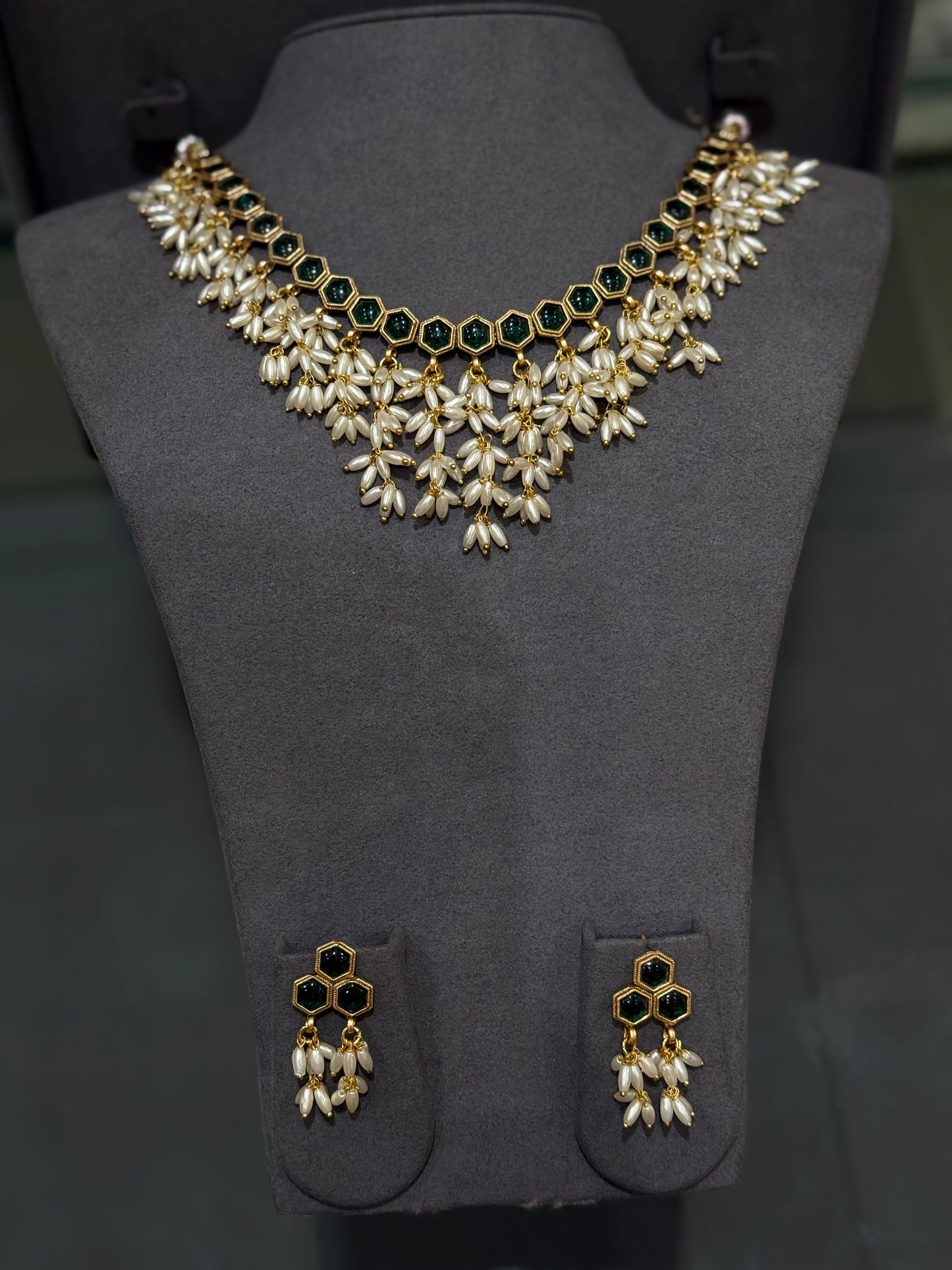 DESIGNER NECKLACE SETS - IHA 26304