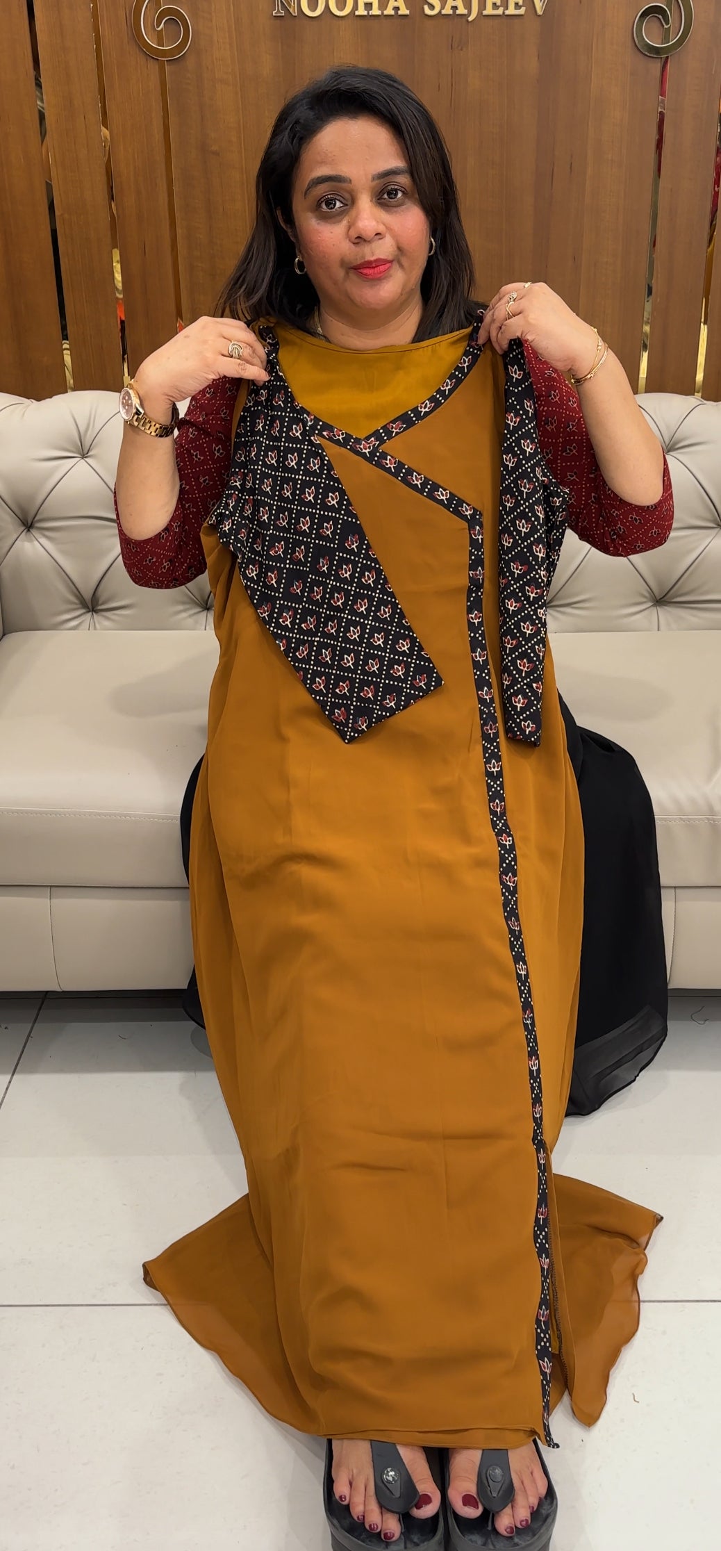 IHA'S IN-HOUSE GEOEGETTE ALINE TOP - IHA 25917