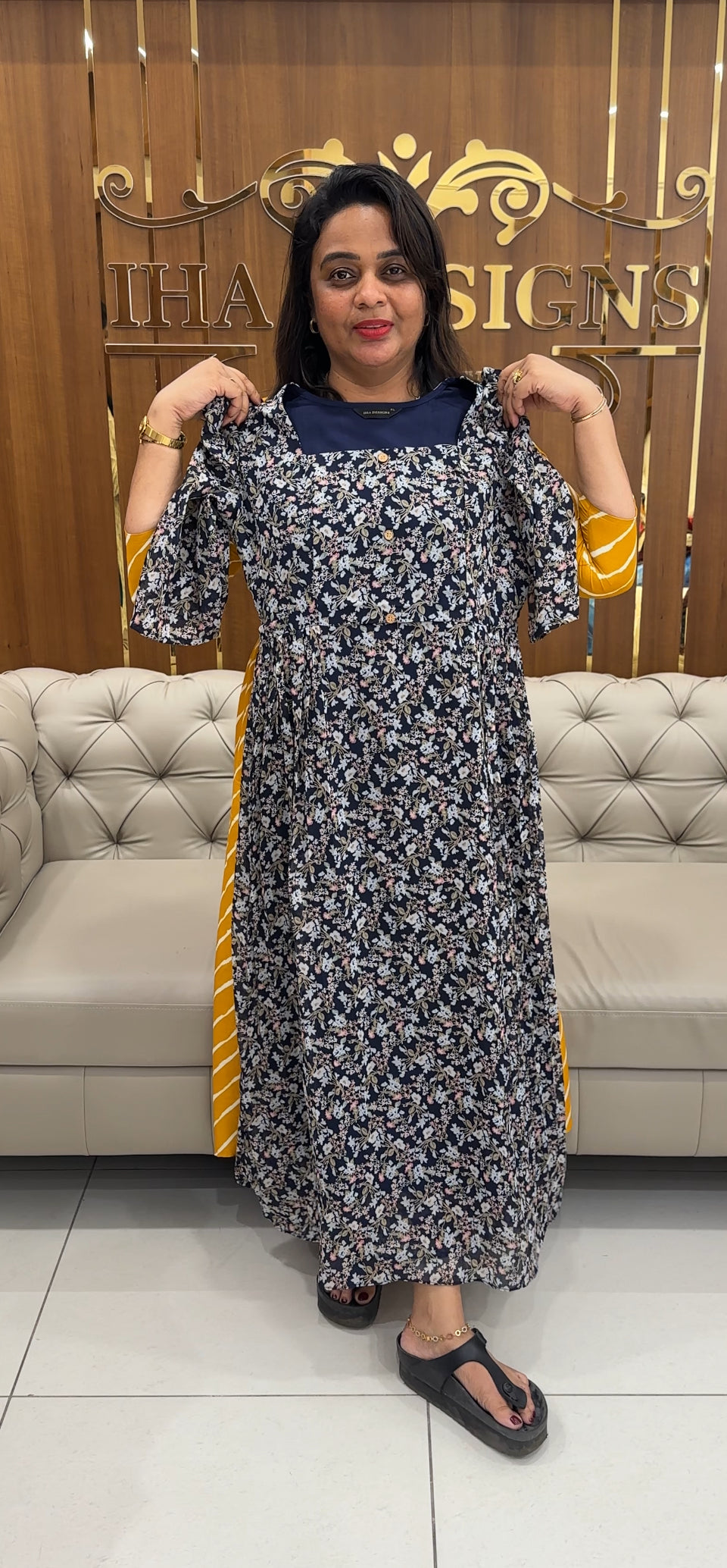 IHA'S IN-HOUSE PRINTED ALINE TOPS - IHA 25549
