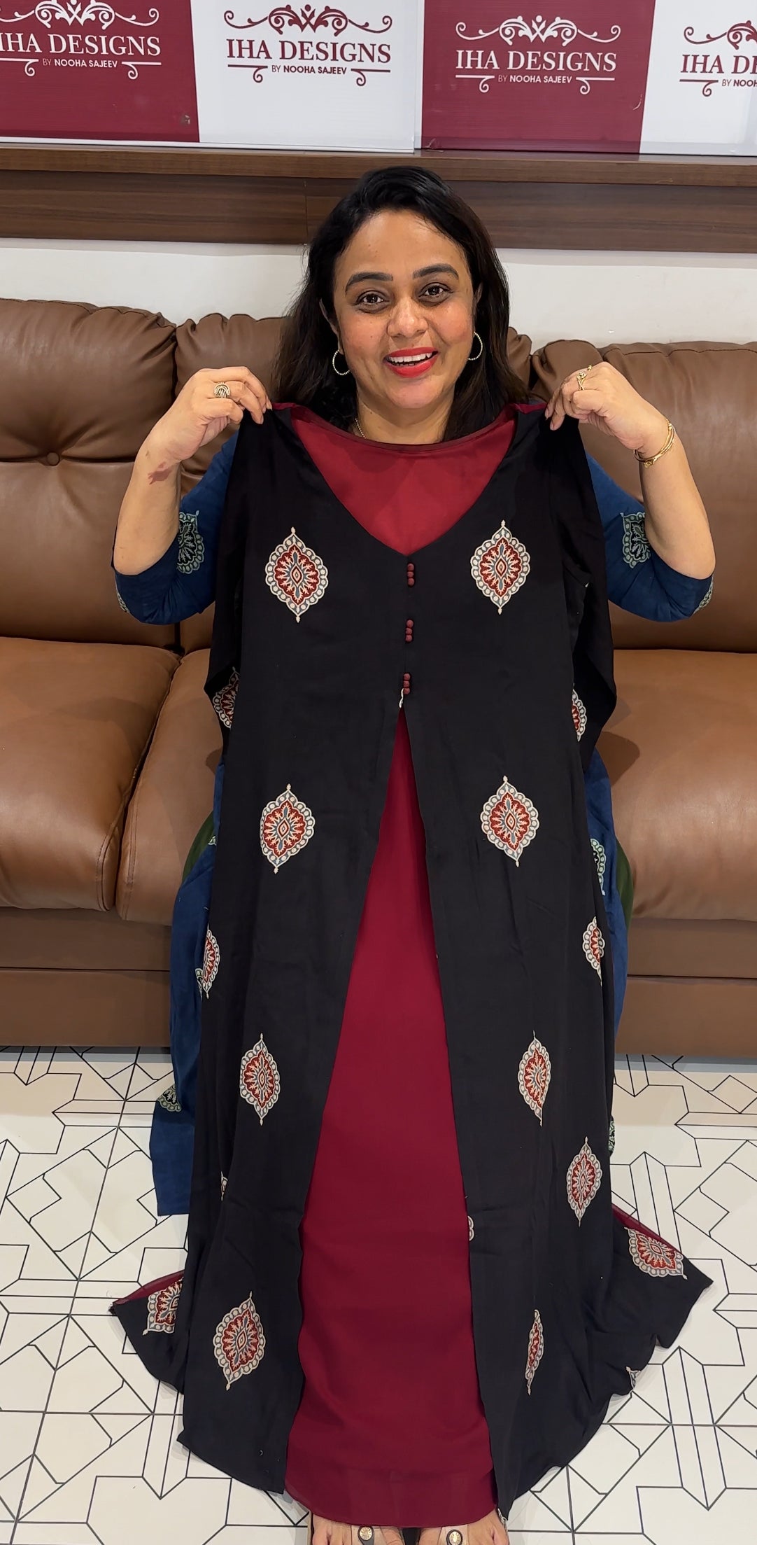 IHA'S IN-HOUSE PRINTED ALINE TOPS - IHA 26251