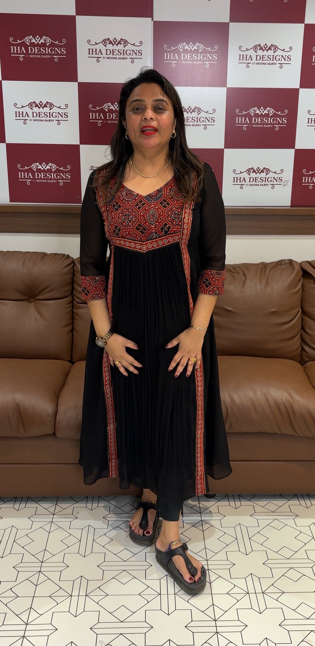 IHA'S IN-HOUSE GEORGETTE ALINE TOPS - IHA 25474