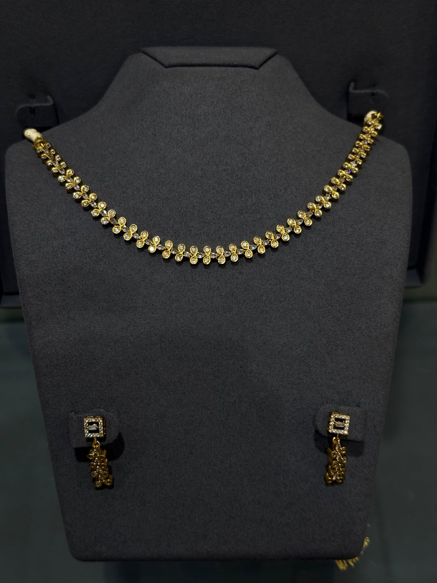 DESIGNER NECKLACE SETS - IHA 26304
