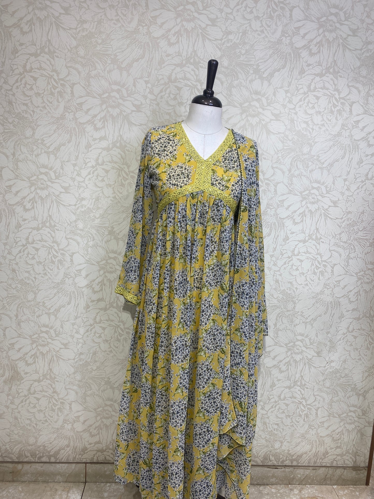 OFFER SALES TOPS COLLECTIONS - IHA 27023
