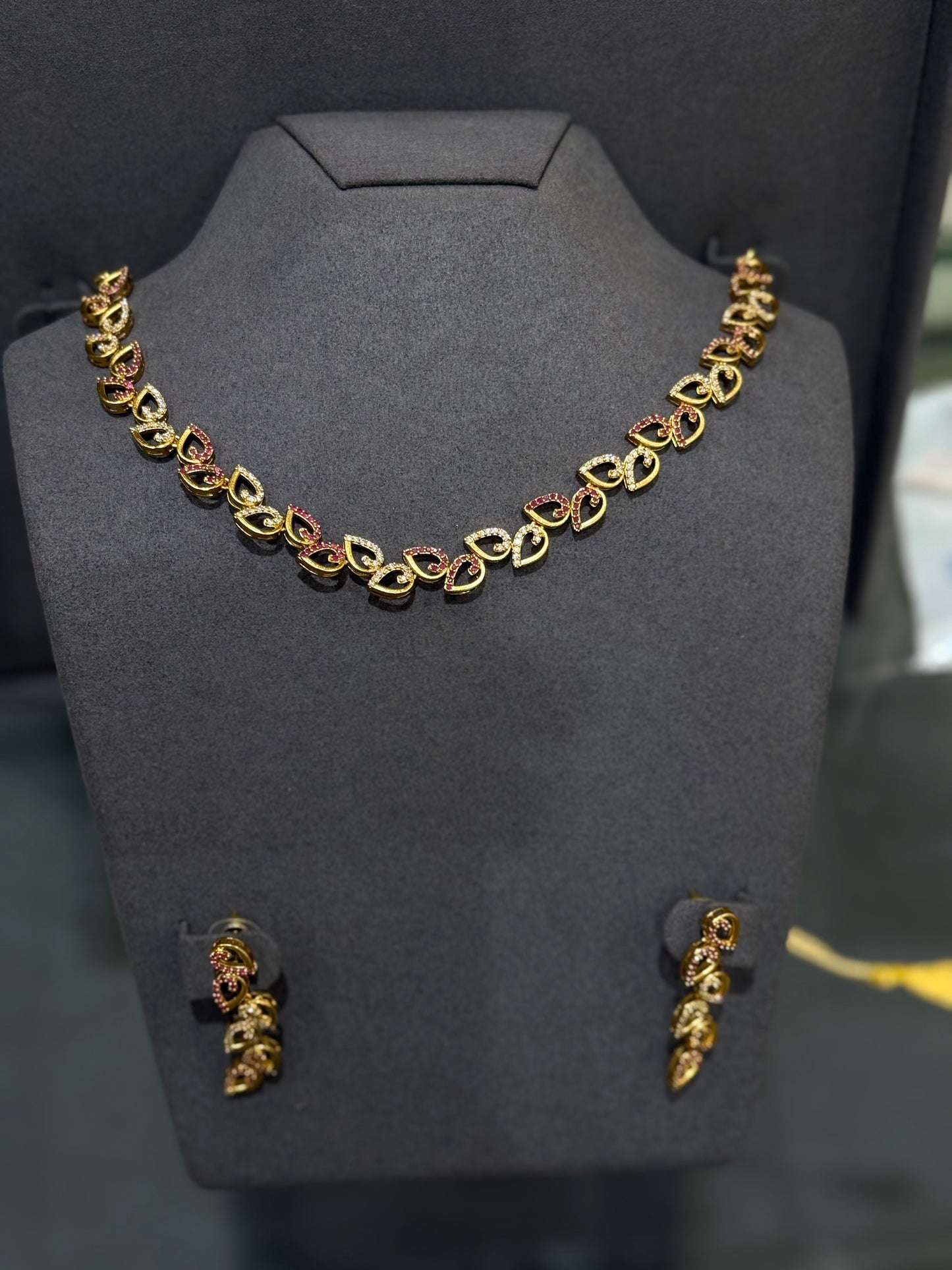 DESIGNER NECKLACE SETS - IHA 26304
