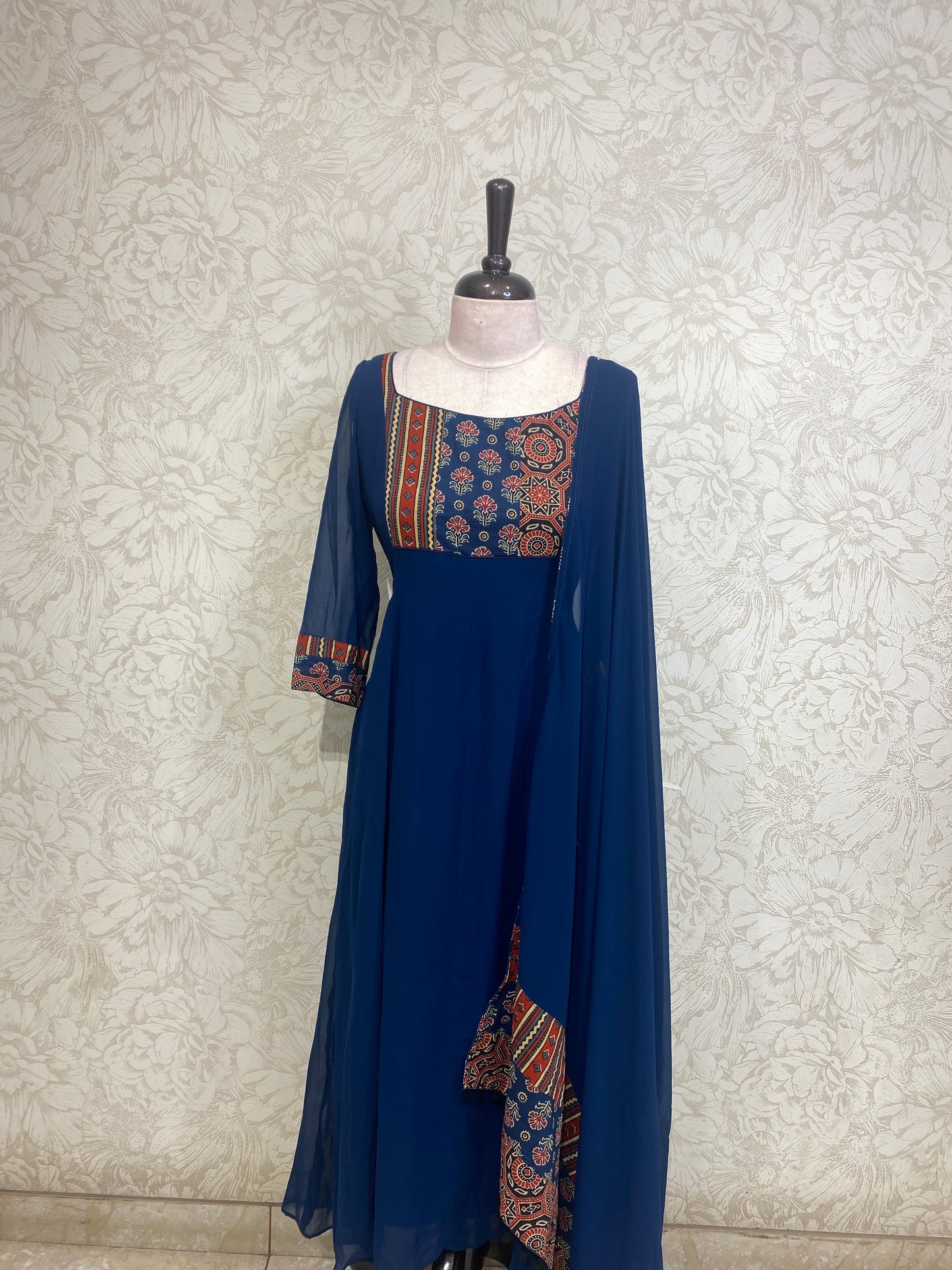 OFFER SALES TOPS COLLECTIONS - IHA 27023
