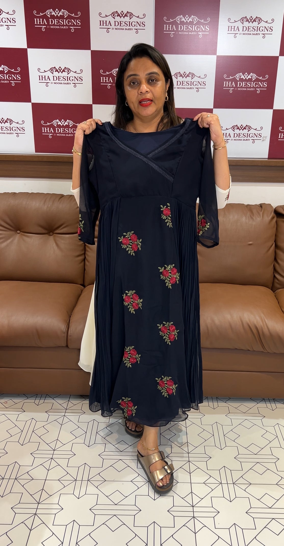 IHA'S IN-HOUSE DESIGNER ALINE TOPS - IHA 24564