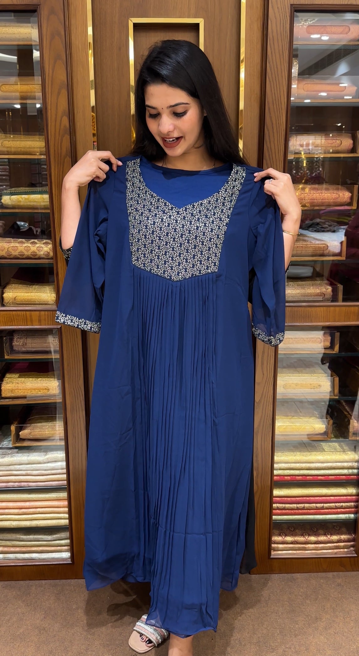 IHA'S IN-HOUSE ALIEN TOPS - IHA 25138