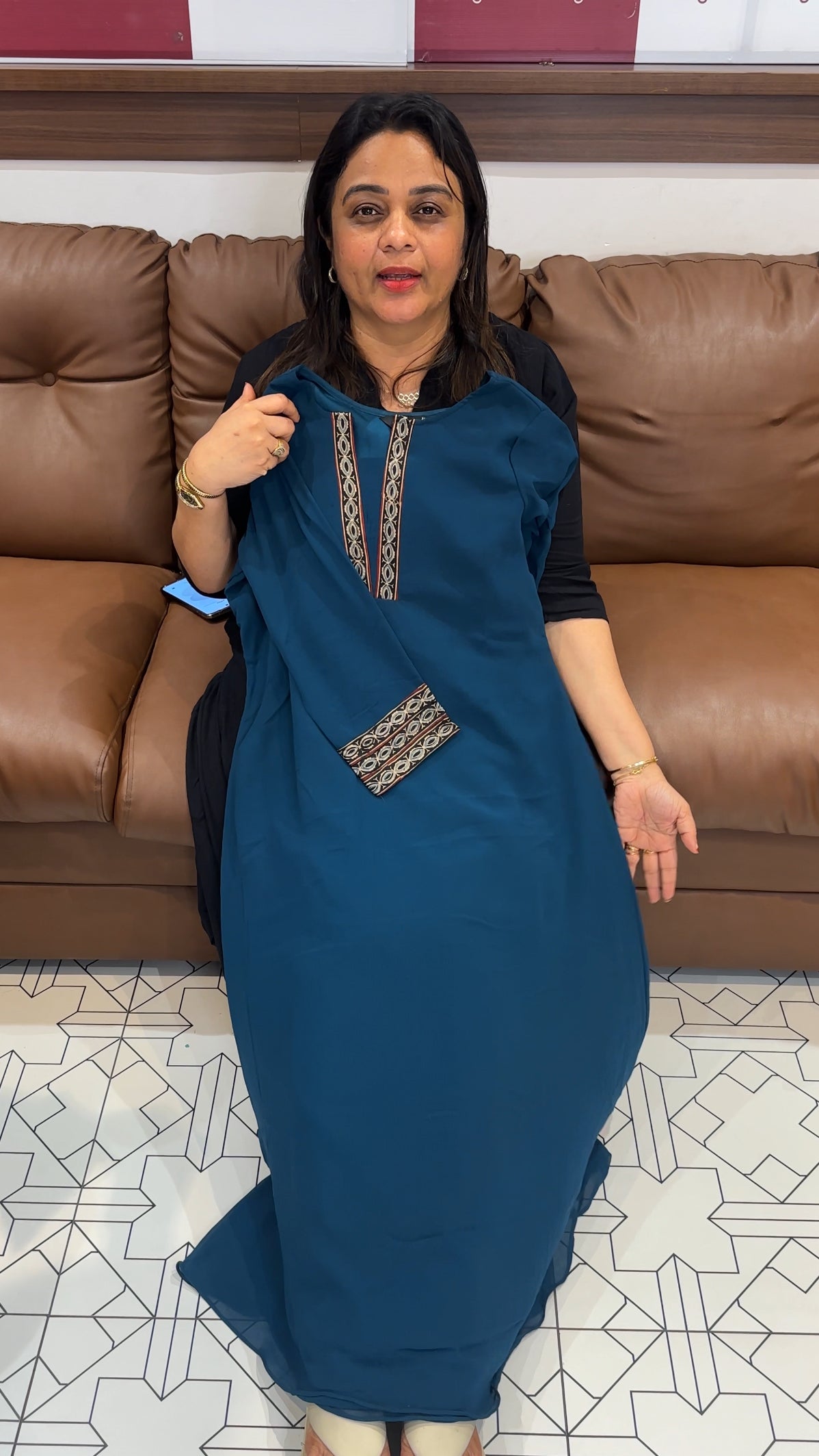 IHA'S IN-HOUSE ALINE TOP - IHA 24779