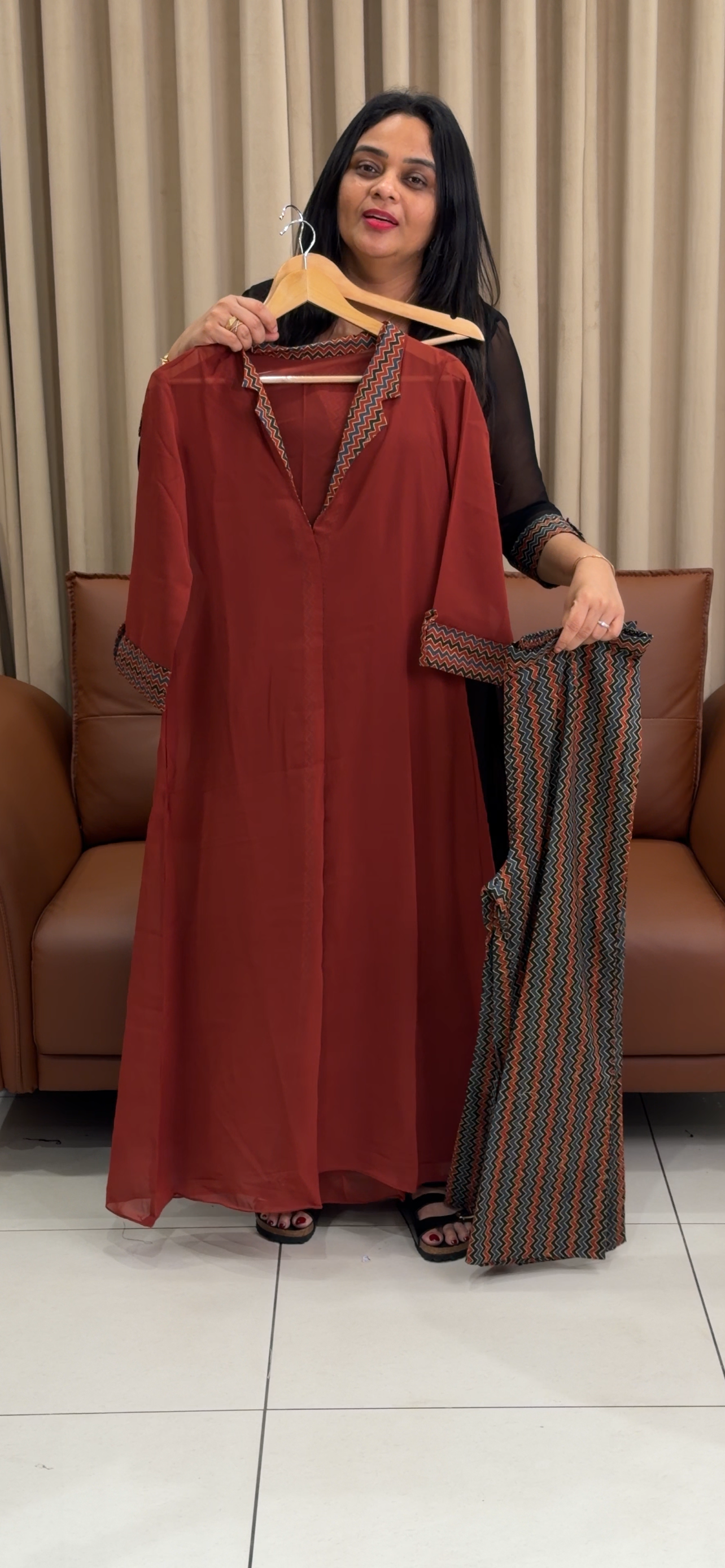 IHA'S IN-HOUSE CROP TOP, JACKET AND BOTTOM - IHA 33952