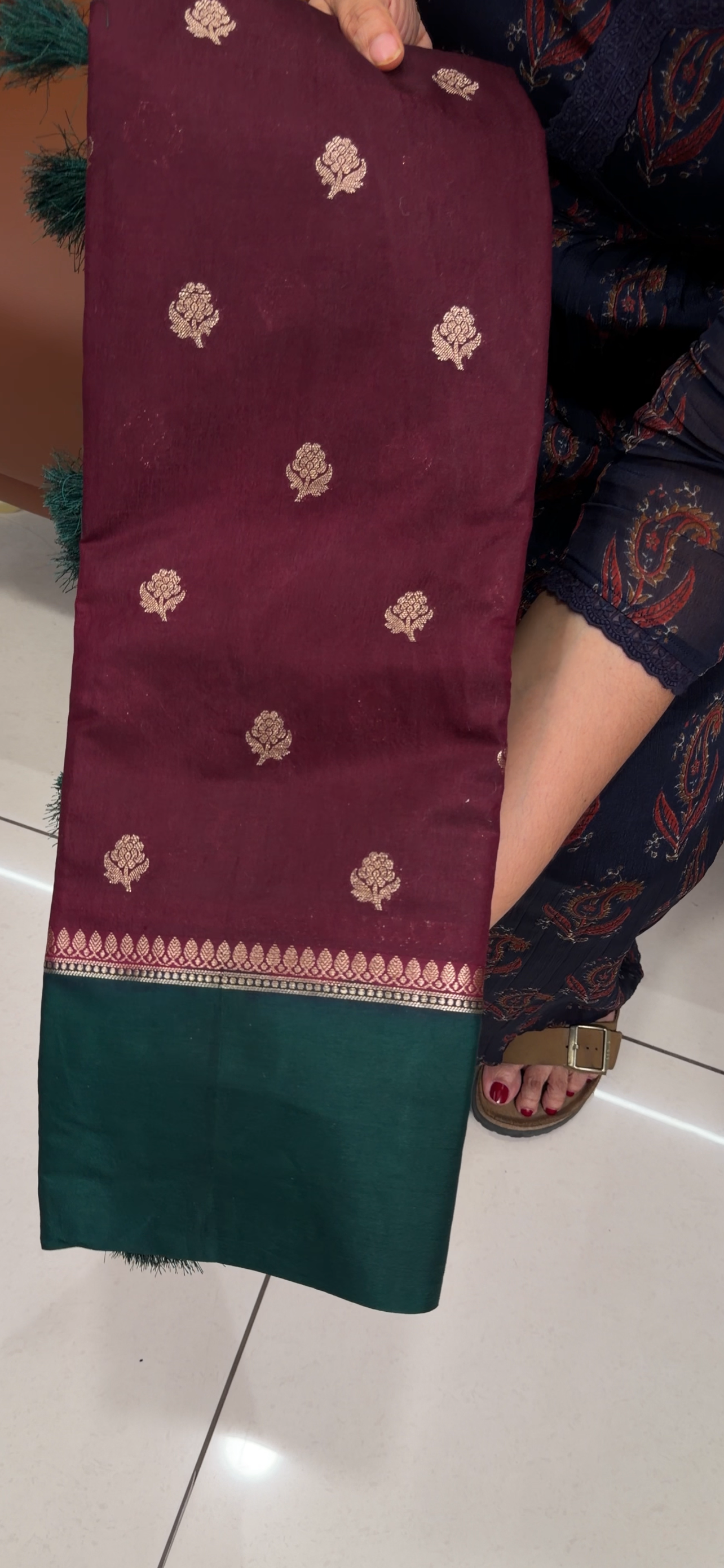 SEMI BANARASI SAREES - IHA 33574