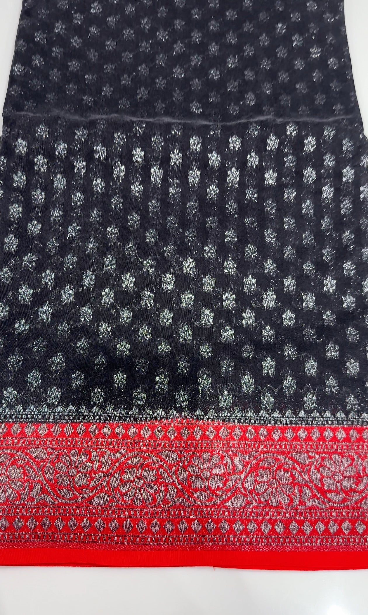 SEMI BANARASI SAREES - IHA 25468