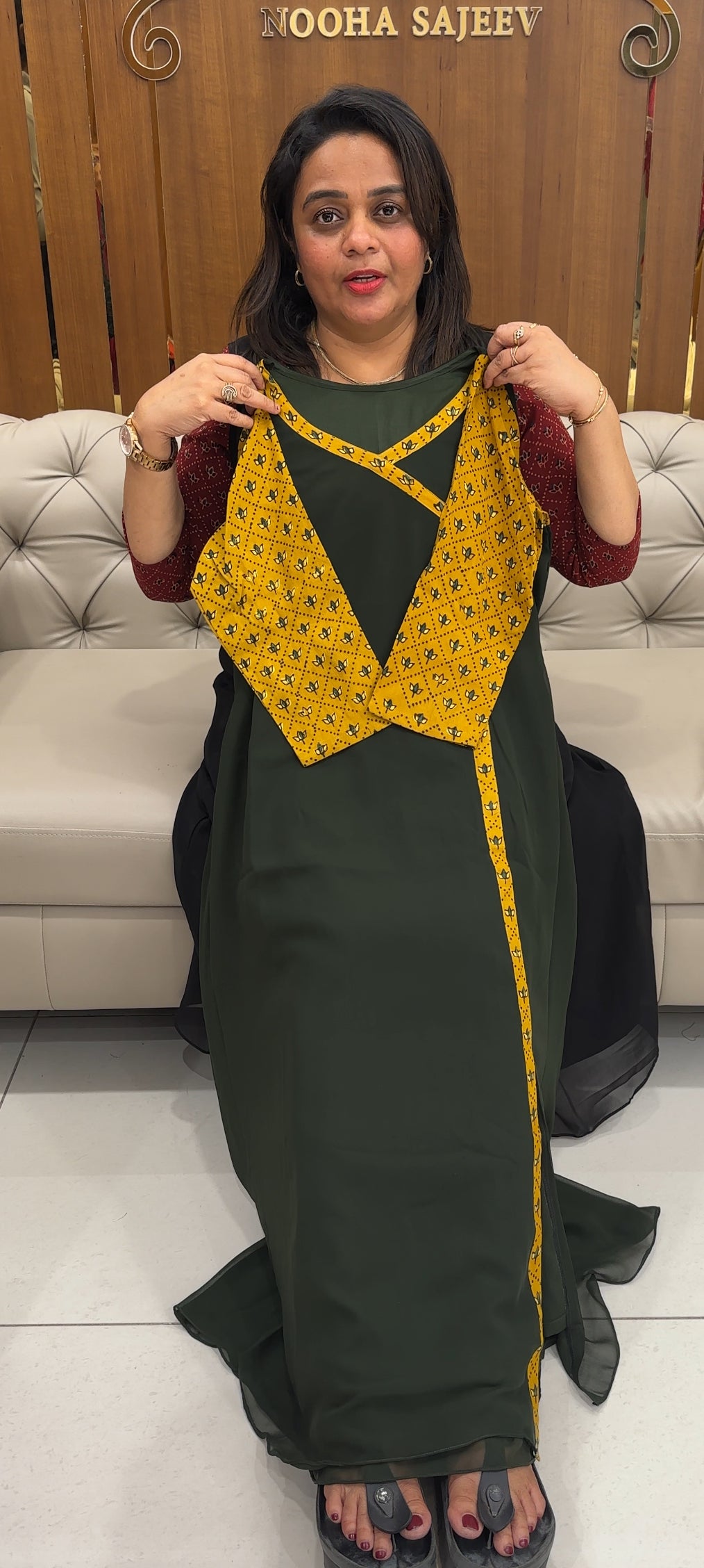 IHA'S IN-HOUSE GEOEGETTE ALINE TOP - IHA 25917