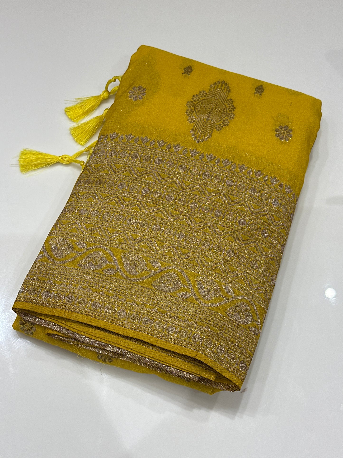 OFFER SALES SAREES - IHA 27182