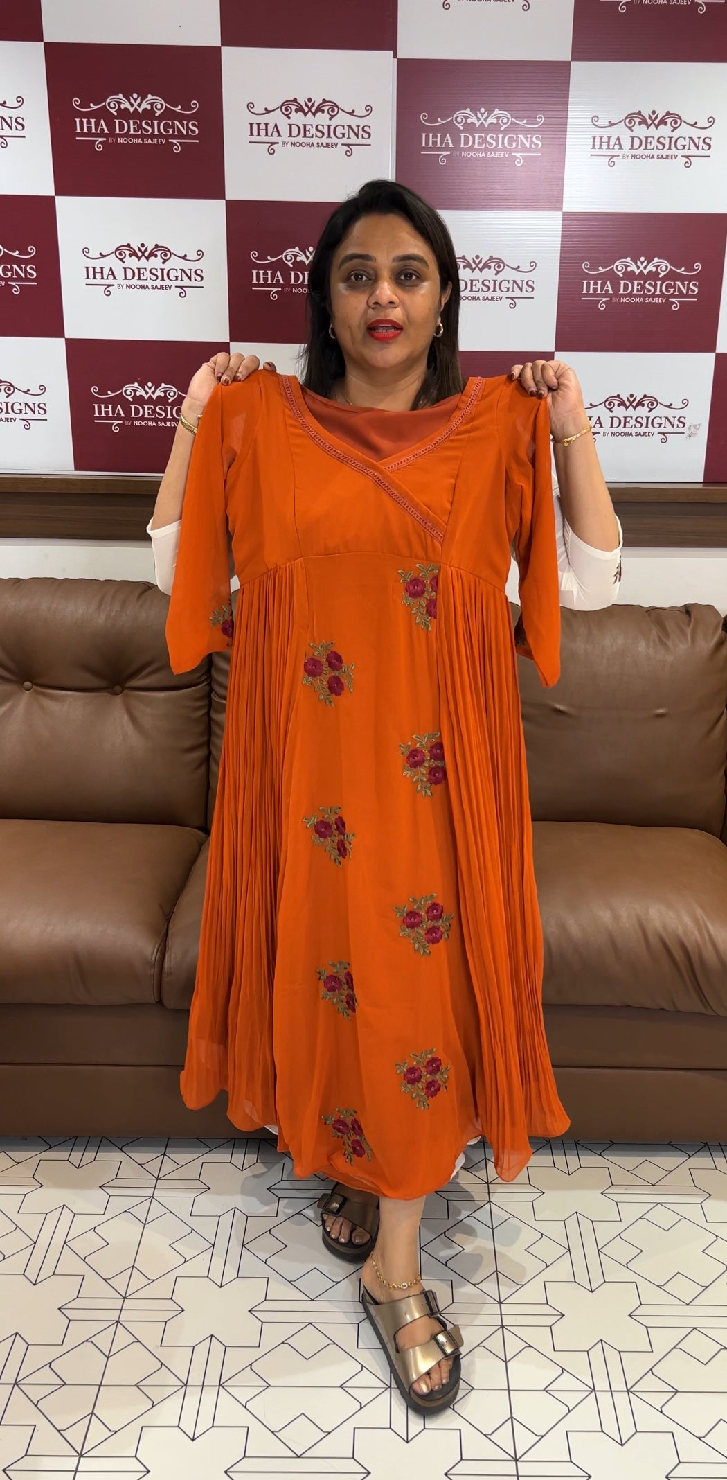 IHA'S IN-HOUSE DESIGNER ALINE TOPS - IHA 24564