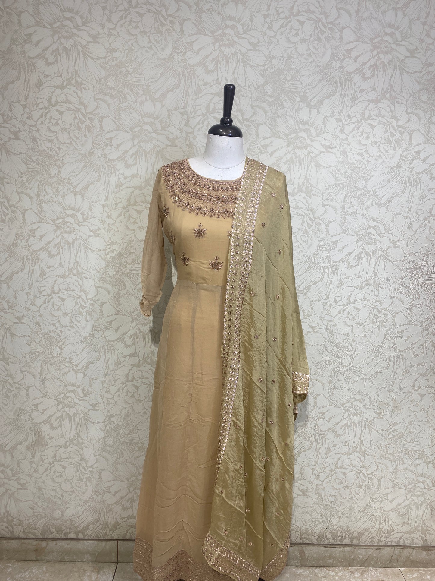 OFFER SALES TOPS COLLECTIONS - IHA 27023