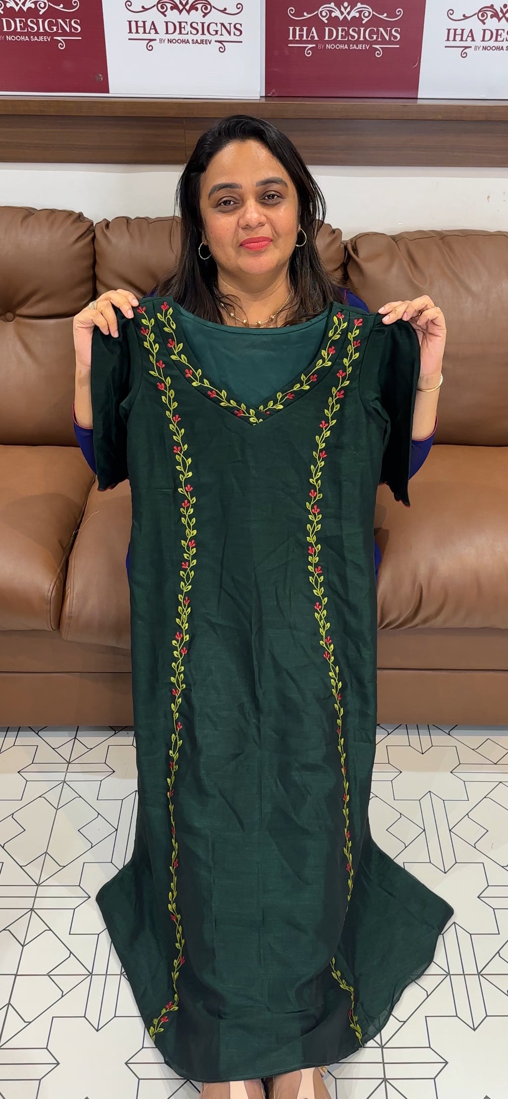 IHA'S IN - HOUSE 'X'MAS SLITTED TOPS - IHA 27873