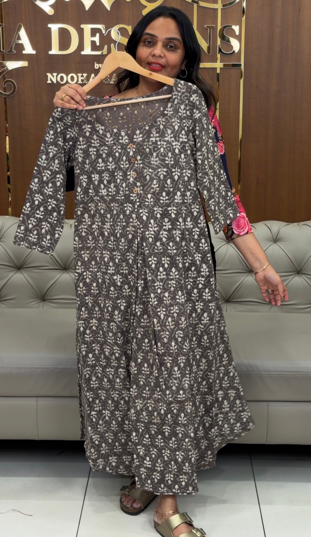 IHA'S IN- HOUSE PRINTED TOPS - IHA 31047