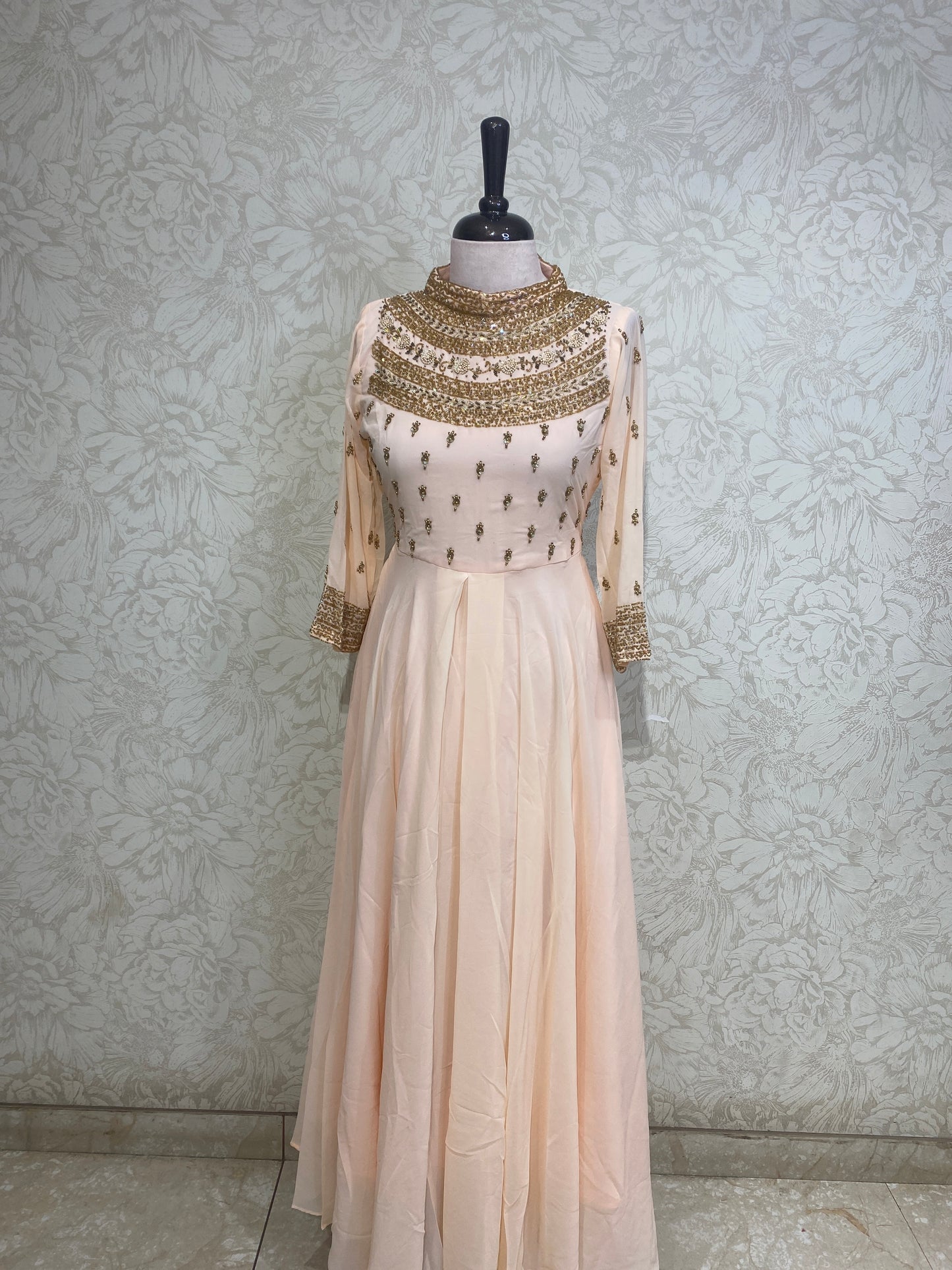 OFFER SALES TOPS COLLECTIONS - IHA 27023