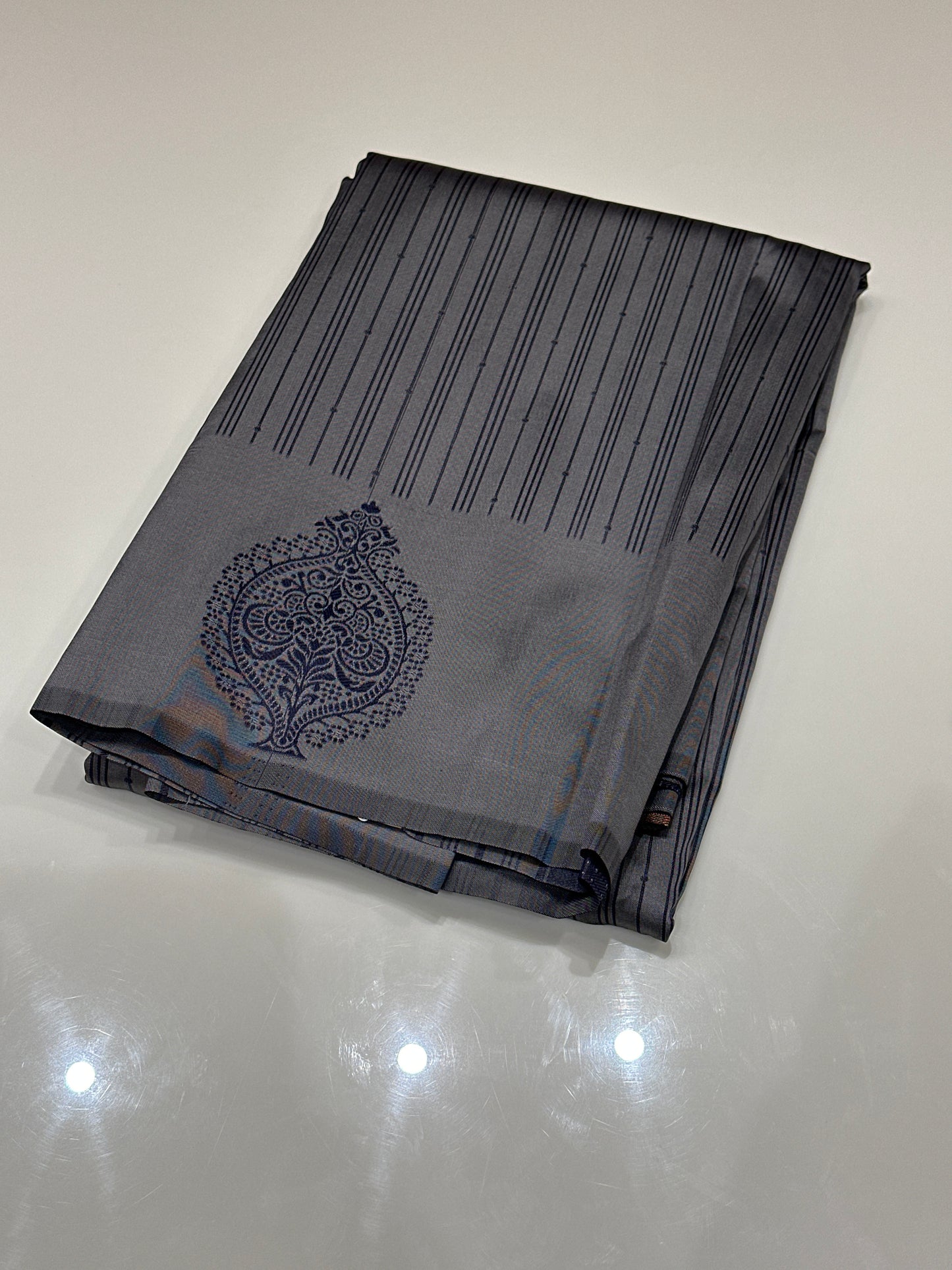 OFFER SALES SAREES - IHA 27182