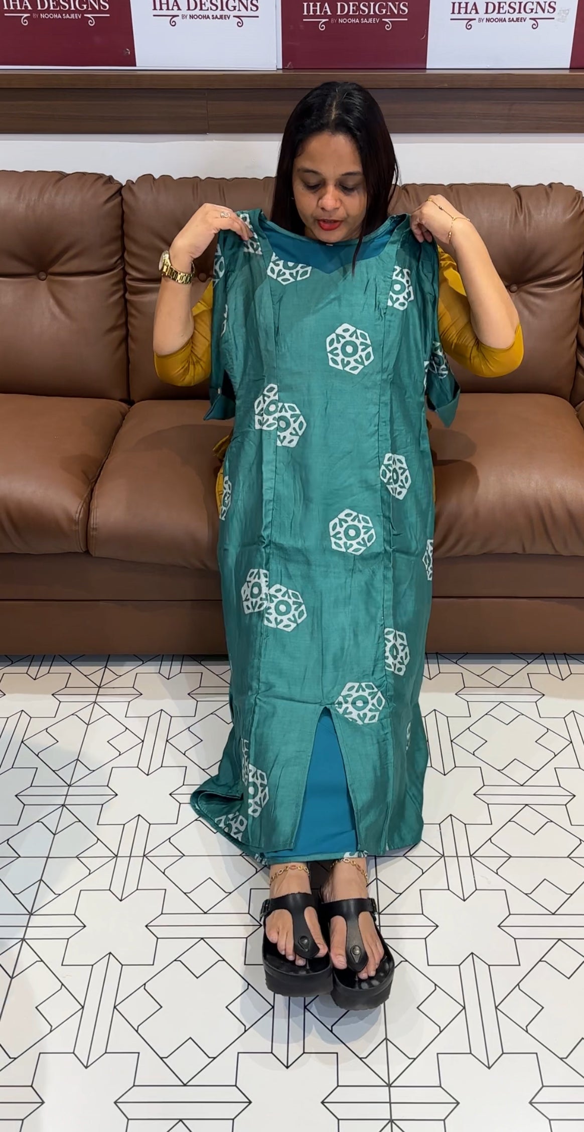 BATIK PRINTED TOPS - IHA 9534