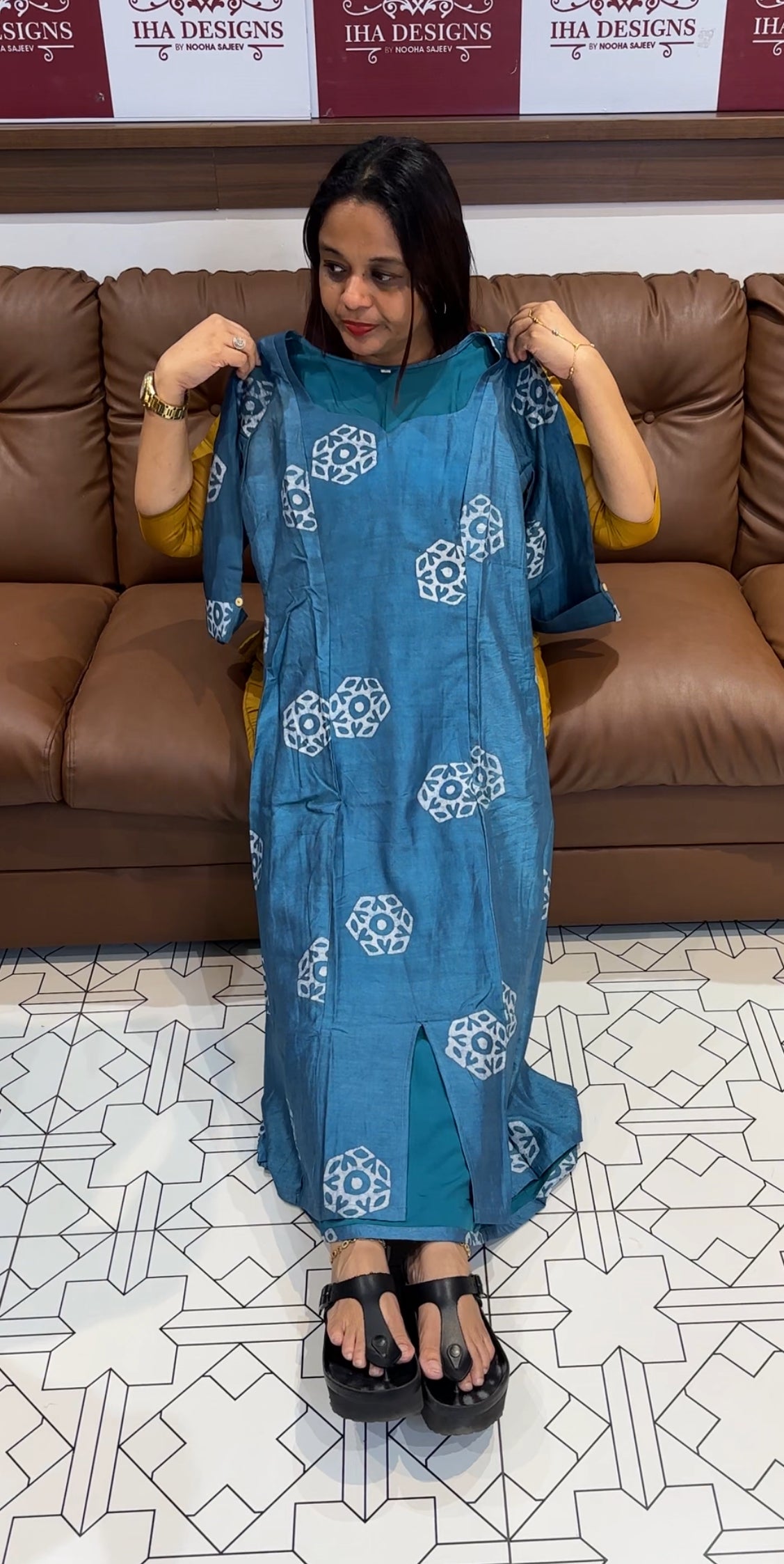 BATIK PRINTED TOPS - IHA 9534