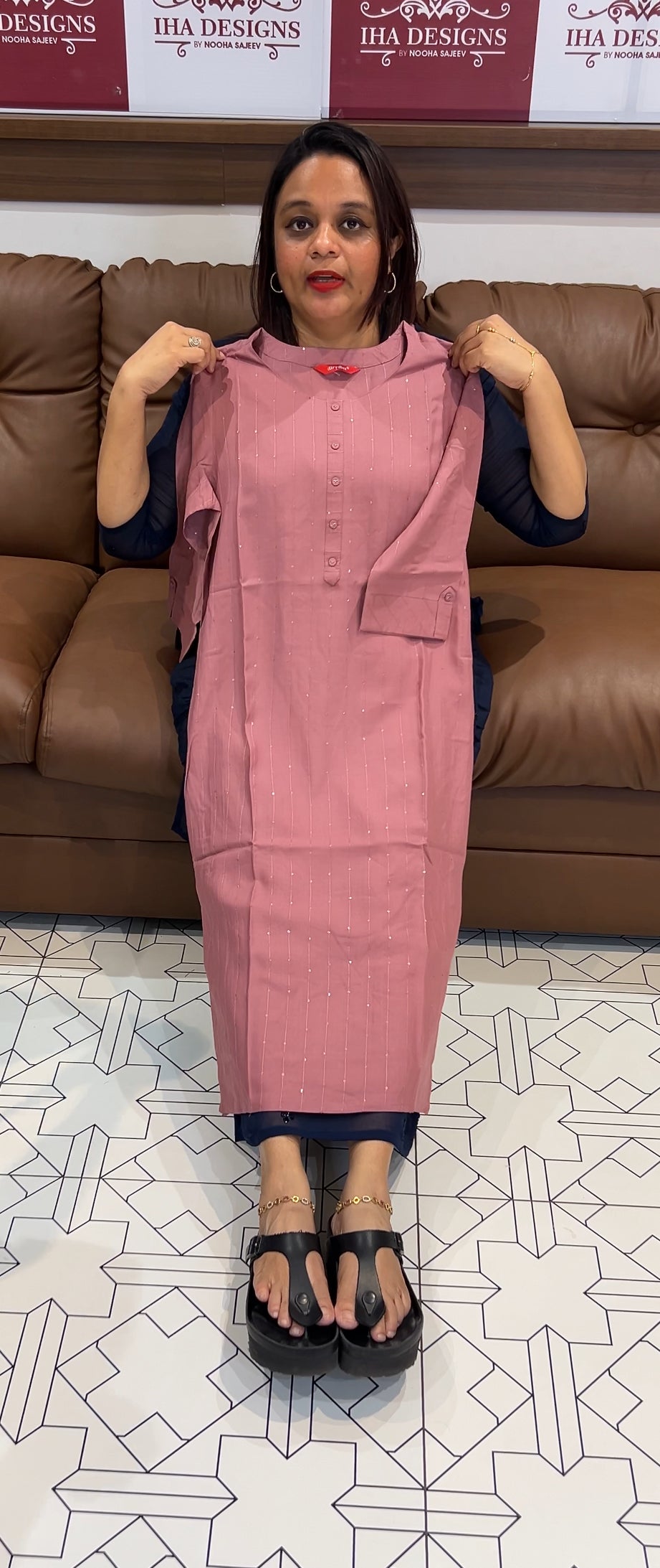 BUDGET BUY RAYON KURTIS - IHA 9681