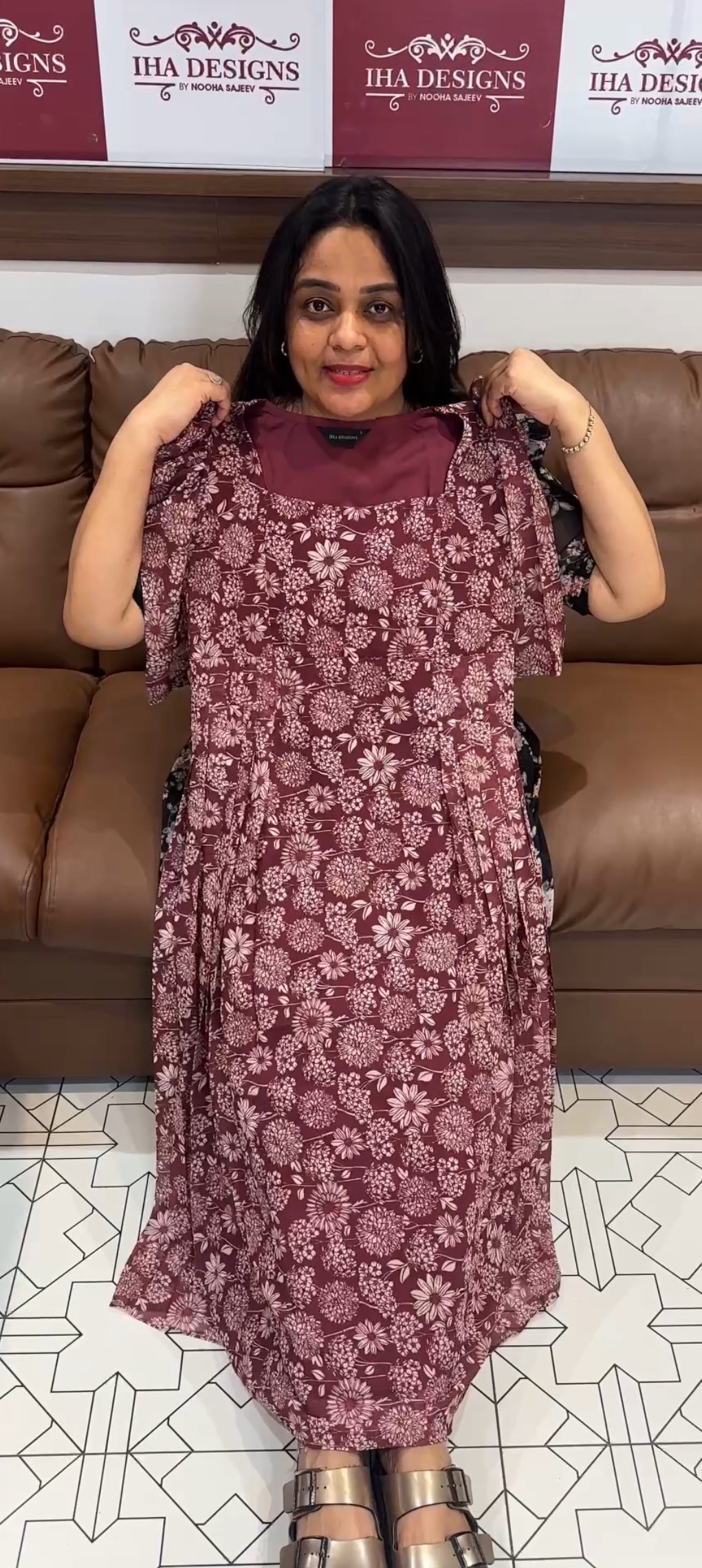 IHA'S IN-HOUSE PRINTED ALINE TOPS - IHS 20578