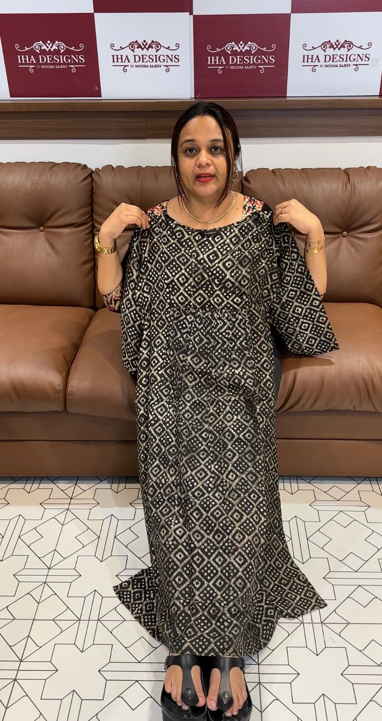 IHA'S IN-HOUSE BATIK PRINTED ALINE TOPS - IHA 8214