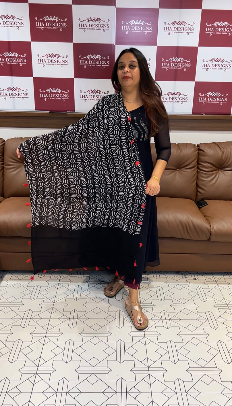 BATIK PRINTED GEORGETTE DUPATTA - IHA 6497