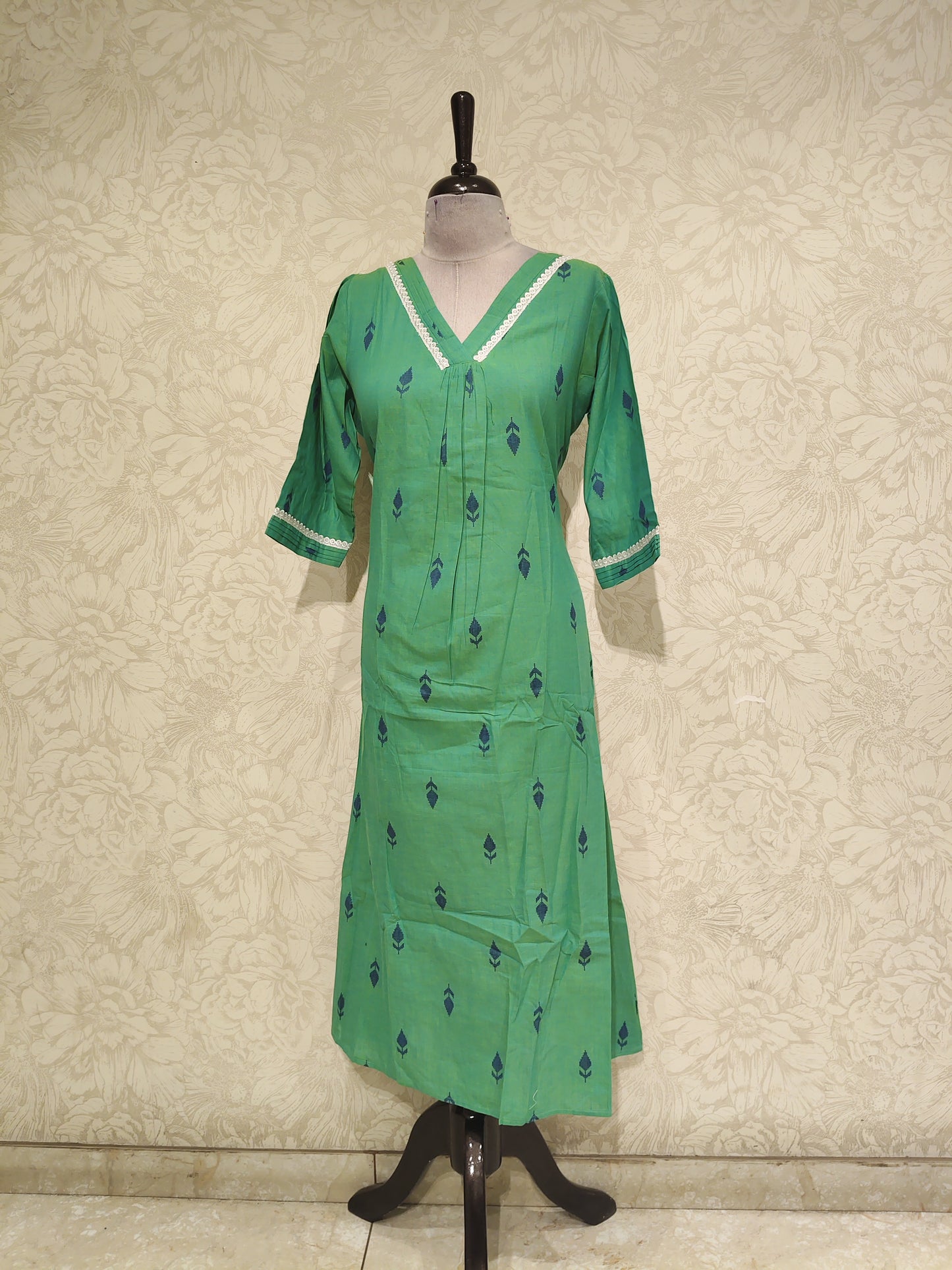 OFFER SALES TOP ONLY COLLECTIONS  - IHA 27844