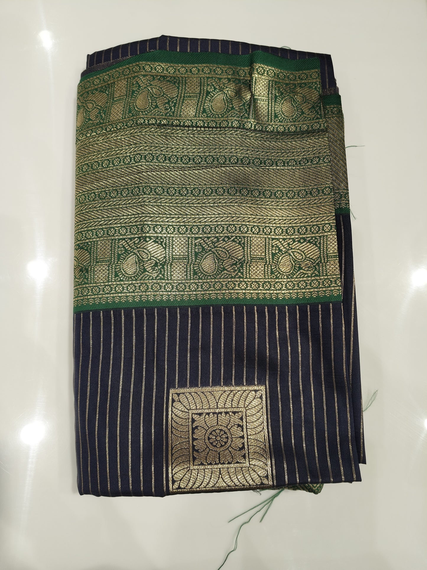OFFER SALES SAREES - IHA 27667