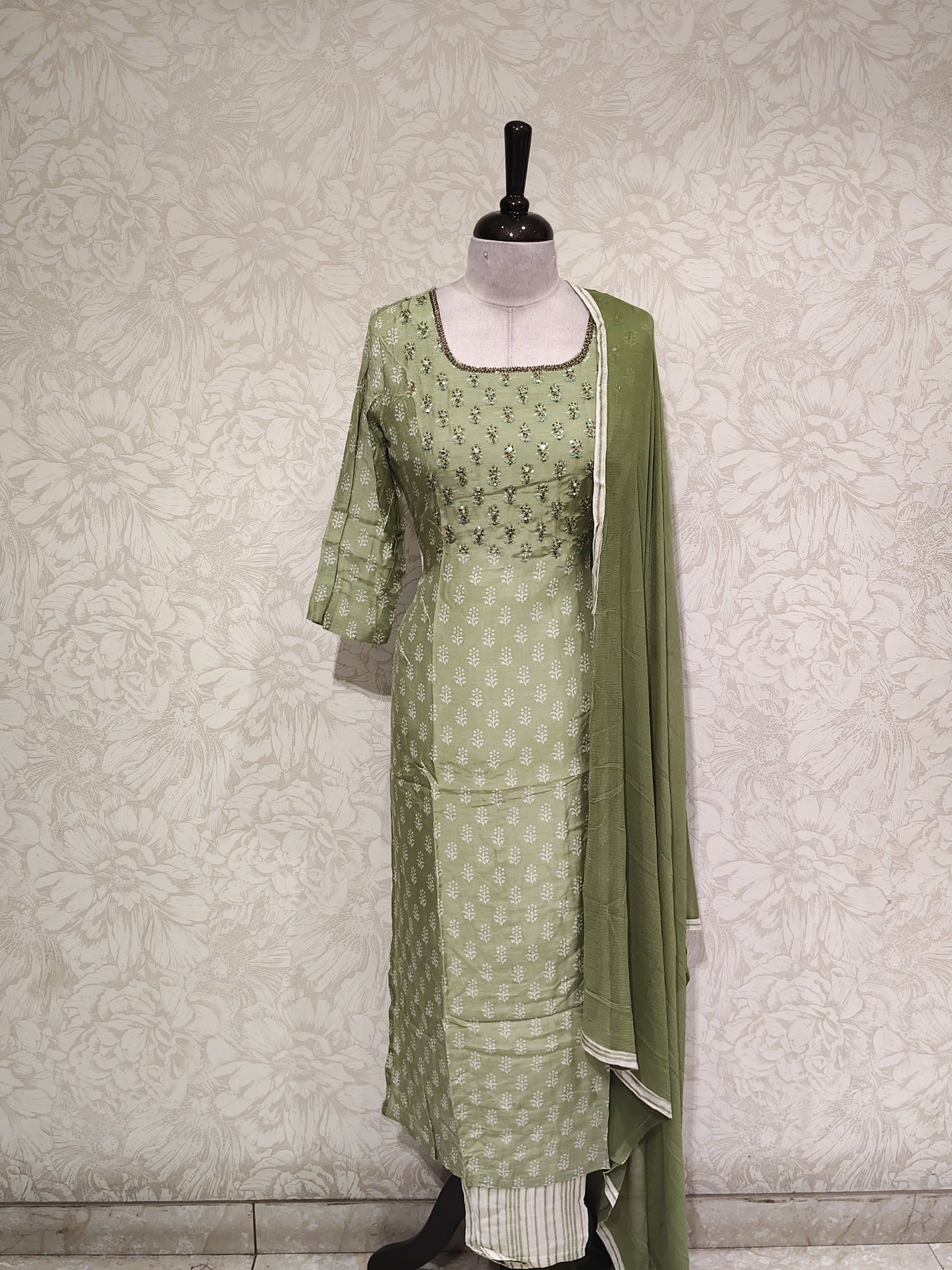 OFFER SALES TOP AND BOTTOM - IHA 27511
