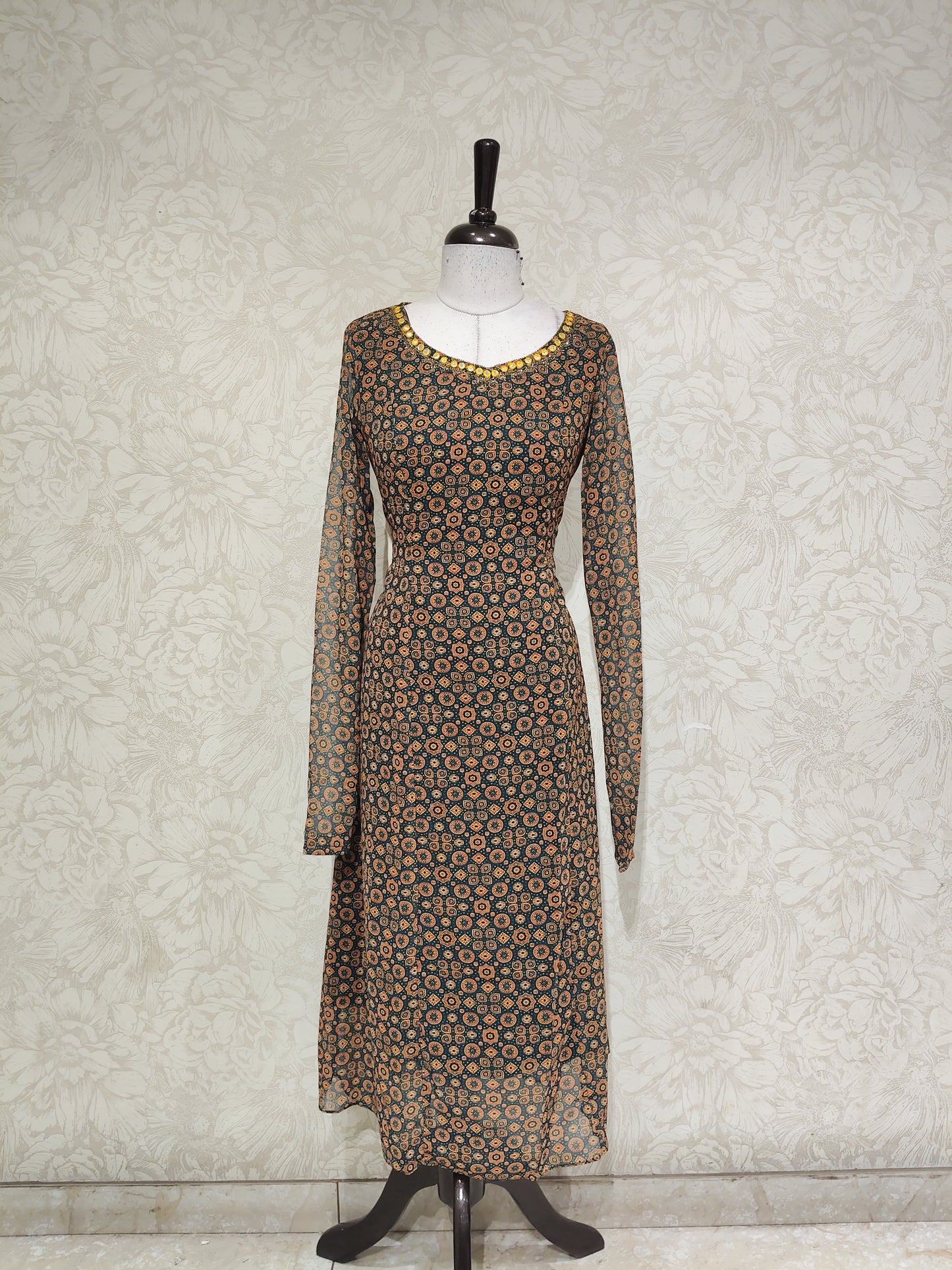 OFFER SALES TOP ONLY COLLECTIONS  - IHA 27845