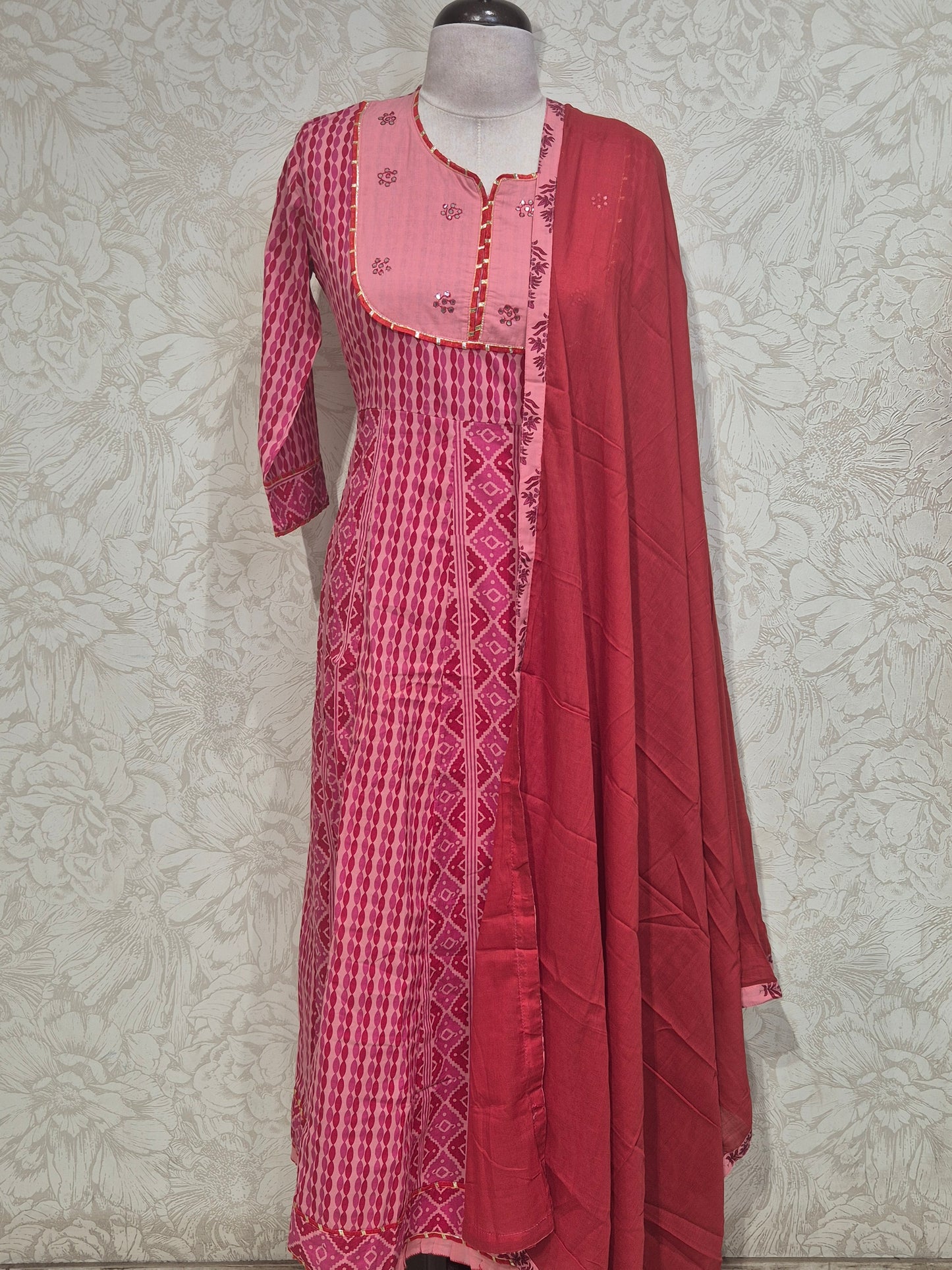 OFFER SALES TOPS COLLECTIONS - IHA 26847