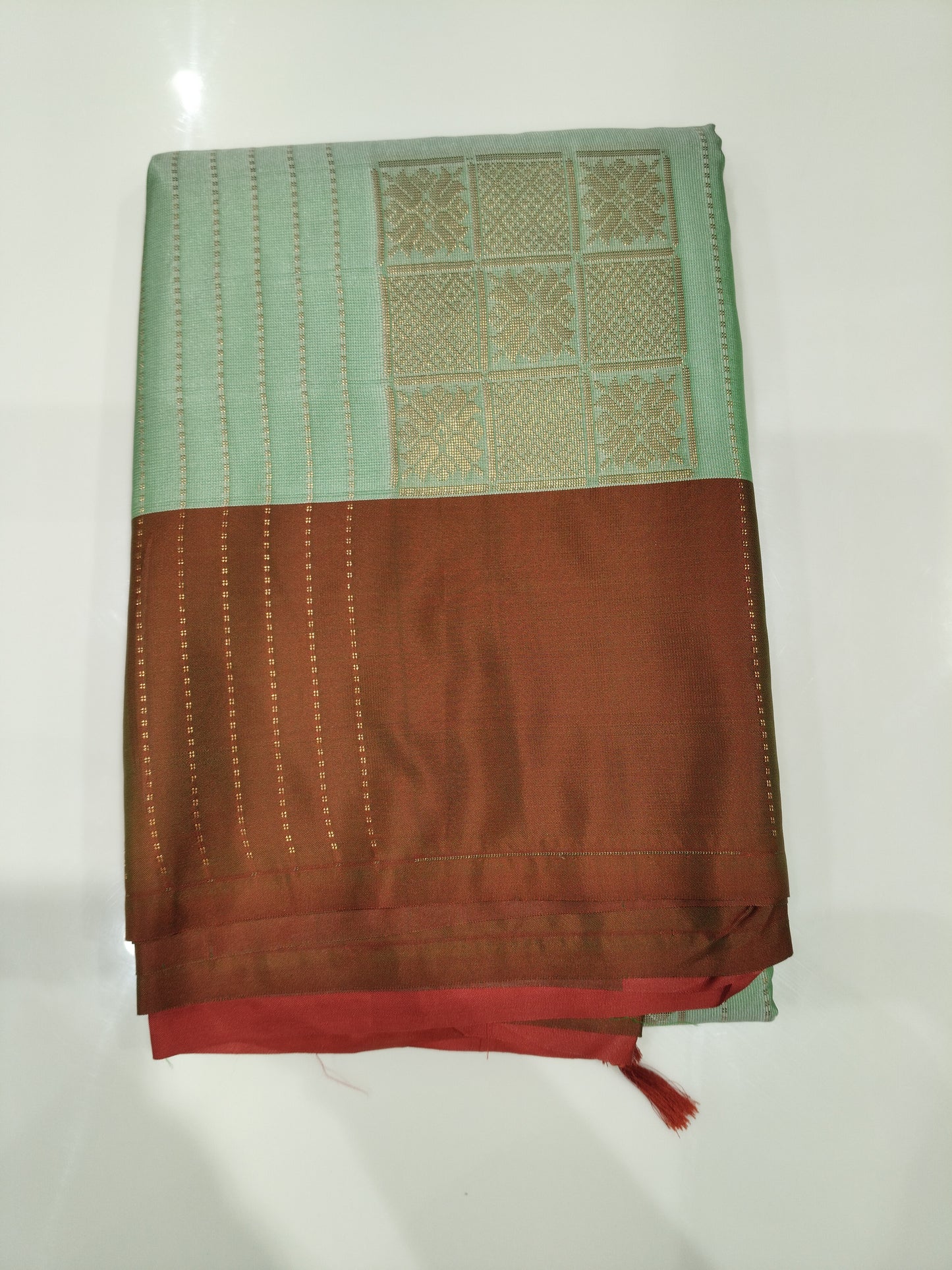OFFER SALES SAREES - IHA 27667