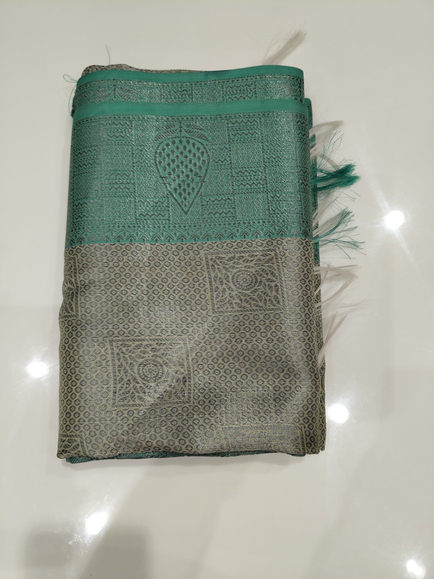 OFFER SALES SAREES - IHA 27601